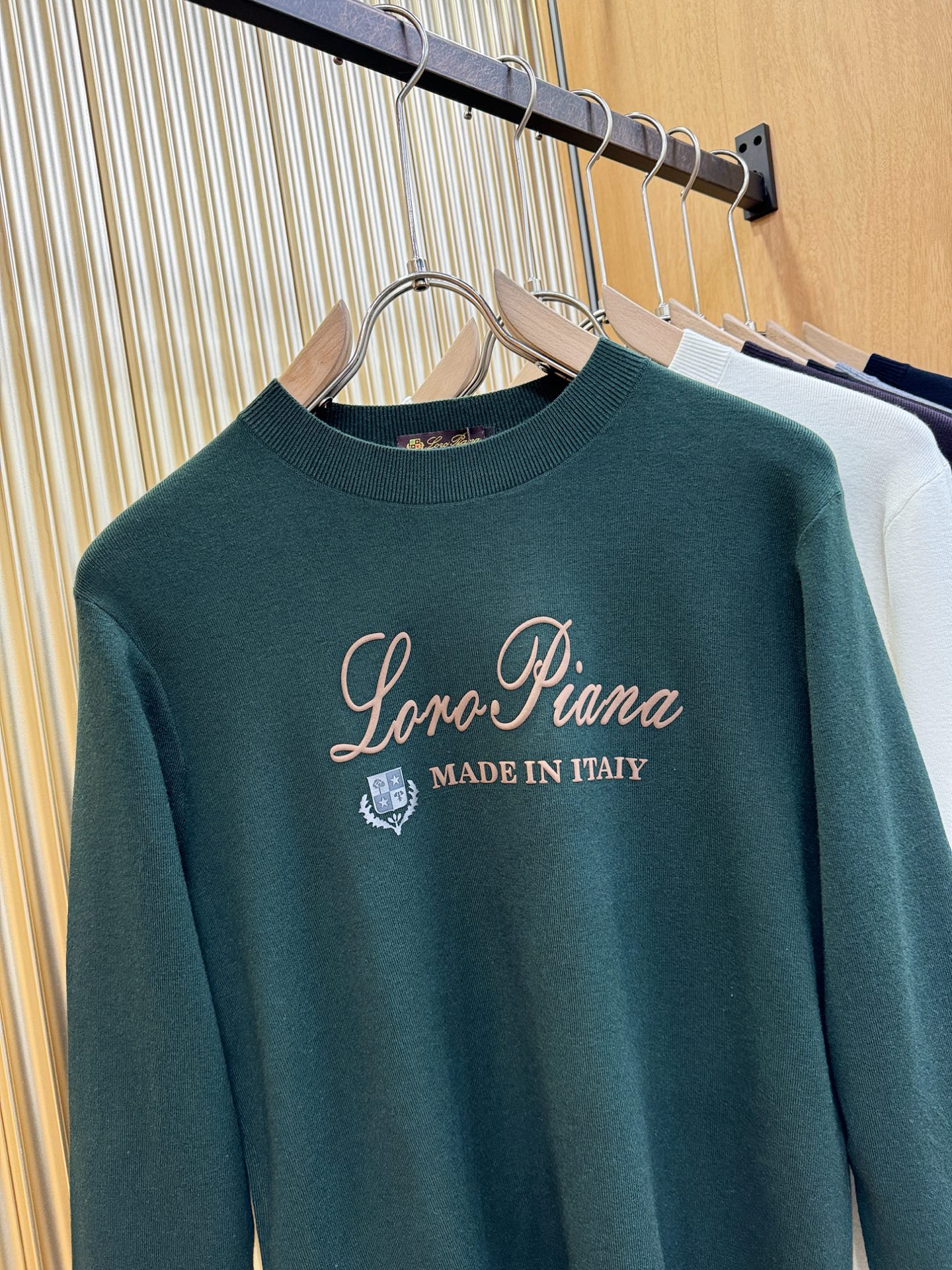 Loro Piana诺悠翩雅 2025新款毛衣，胸前logo设计！贸易公司渠道稀出，同步官网发售！秋冬系