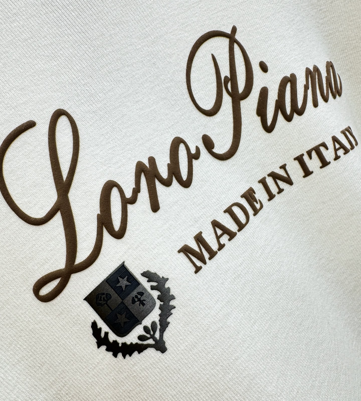 Loro Piana诺悠翩雅 2025新款毛衣，胸前logo设计！贸易公司渠道稀出，同步官网发售！秋冬系