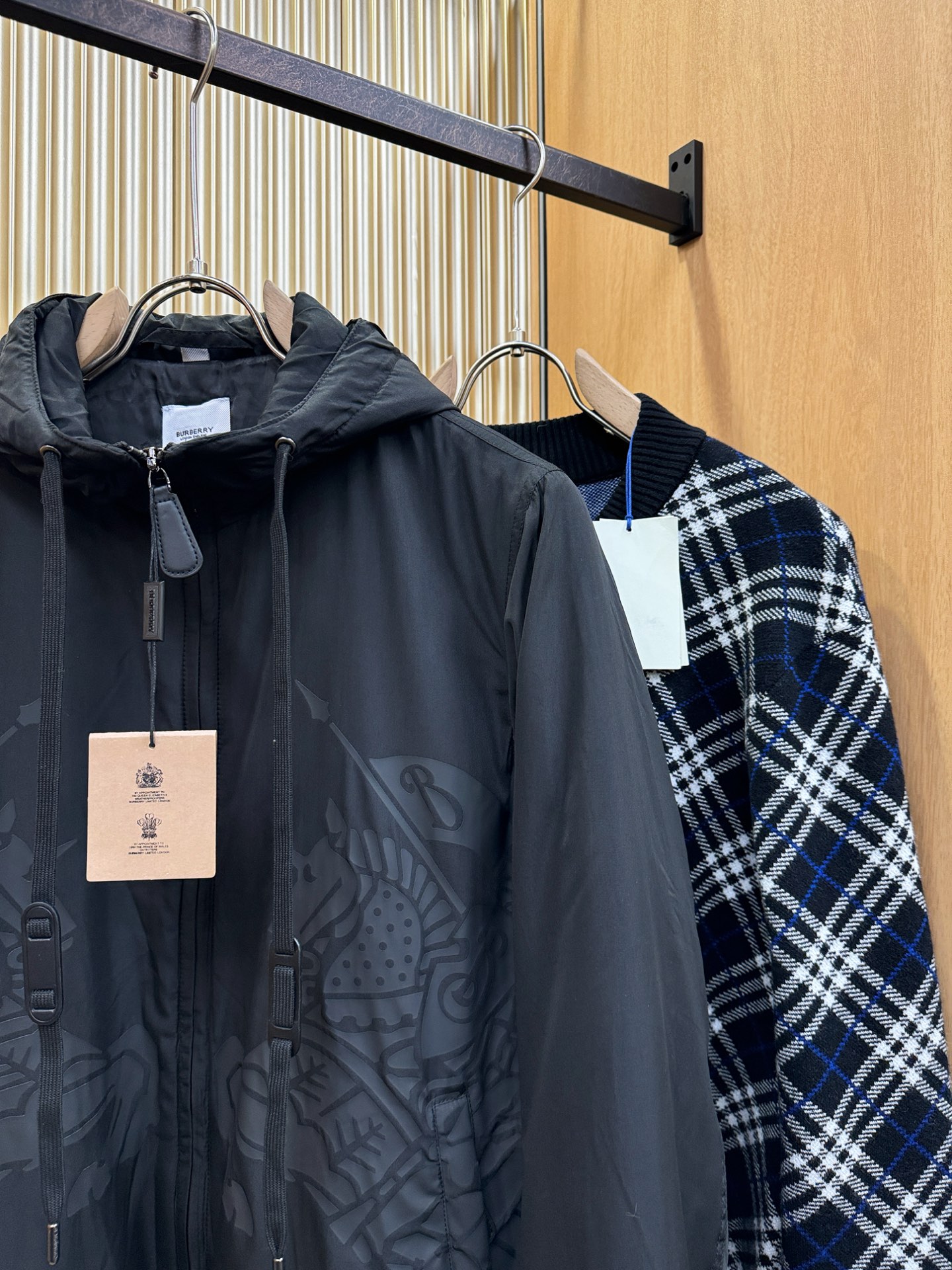 BURBERRY巴宝莉 2025秋冬新款棉服夹克外套，内里加棉，原单狠货 意大利进口面料时尚夹克外套。加