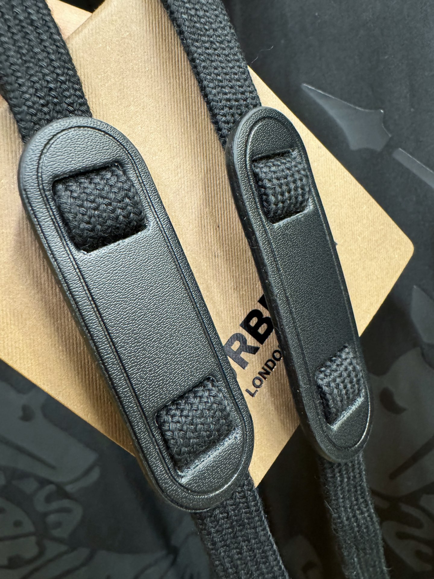 BURBERRY巴宝莉 2025秋冬新款棉服夹克外套，内里加棉，原单狠货 意大利进口面料时尚夹克外套。加