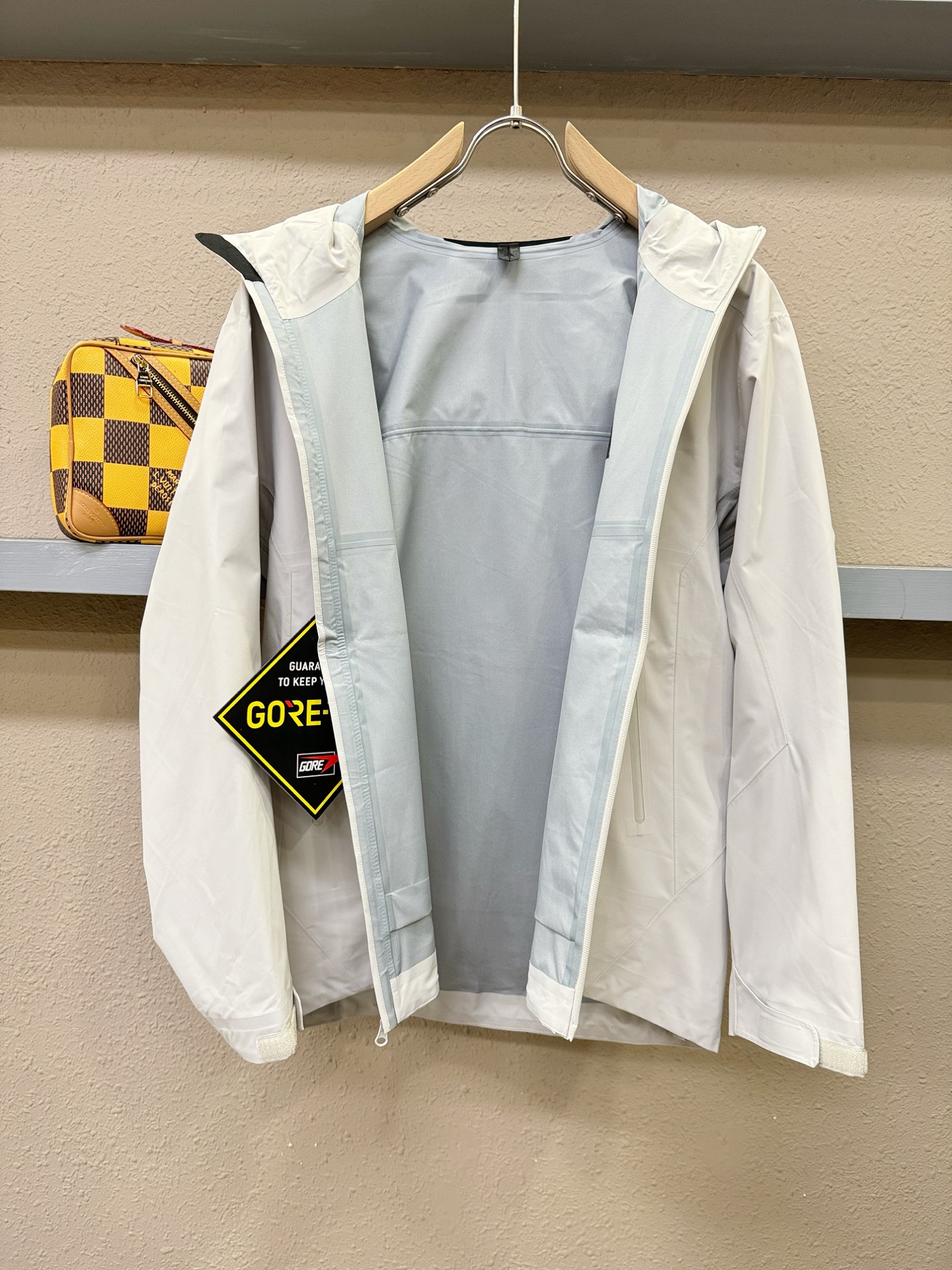 ARC‘TERYX/始祖鸟 户外防水向导级冲锋衣机能风拉链夹克，硬壳防风防水冲锋衣，全压胶工艺，高品质Y