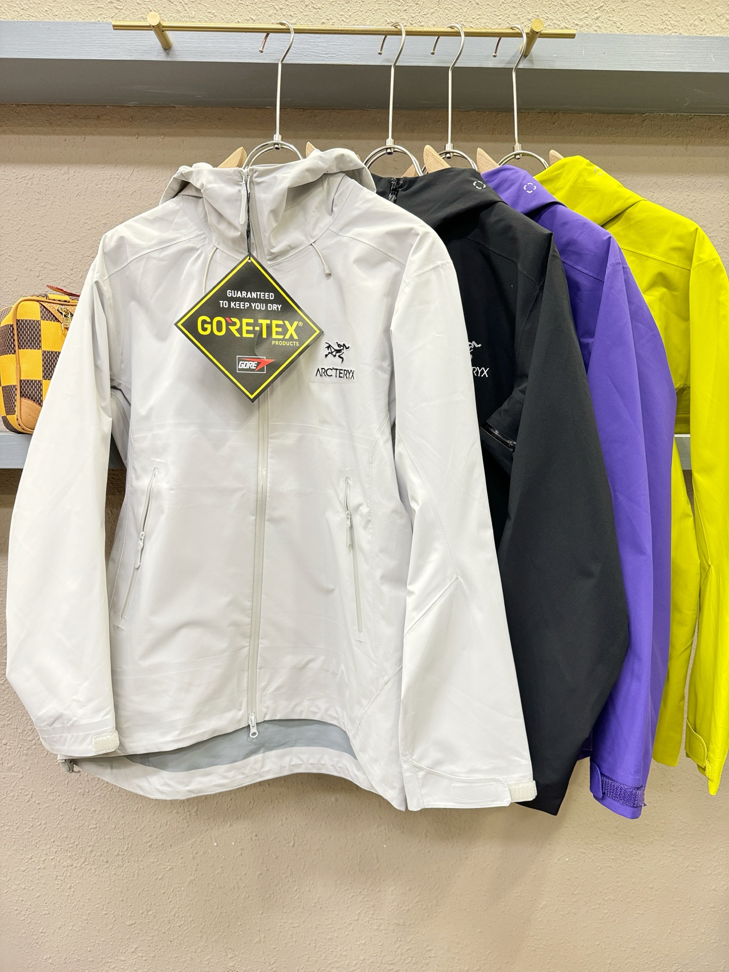 ARC‘TERYX/始祖鸟 户外防水向导级冲锋衣机能风拉链夹克，硬壳防风防水冲锋衣，全压胶工艺，高品质Y