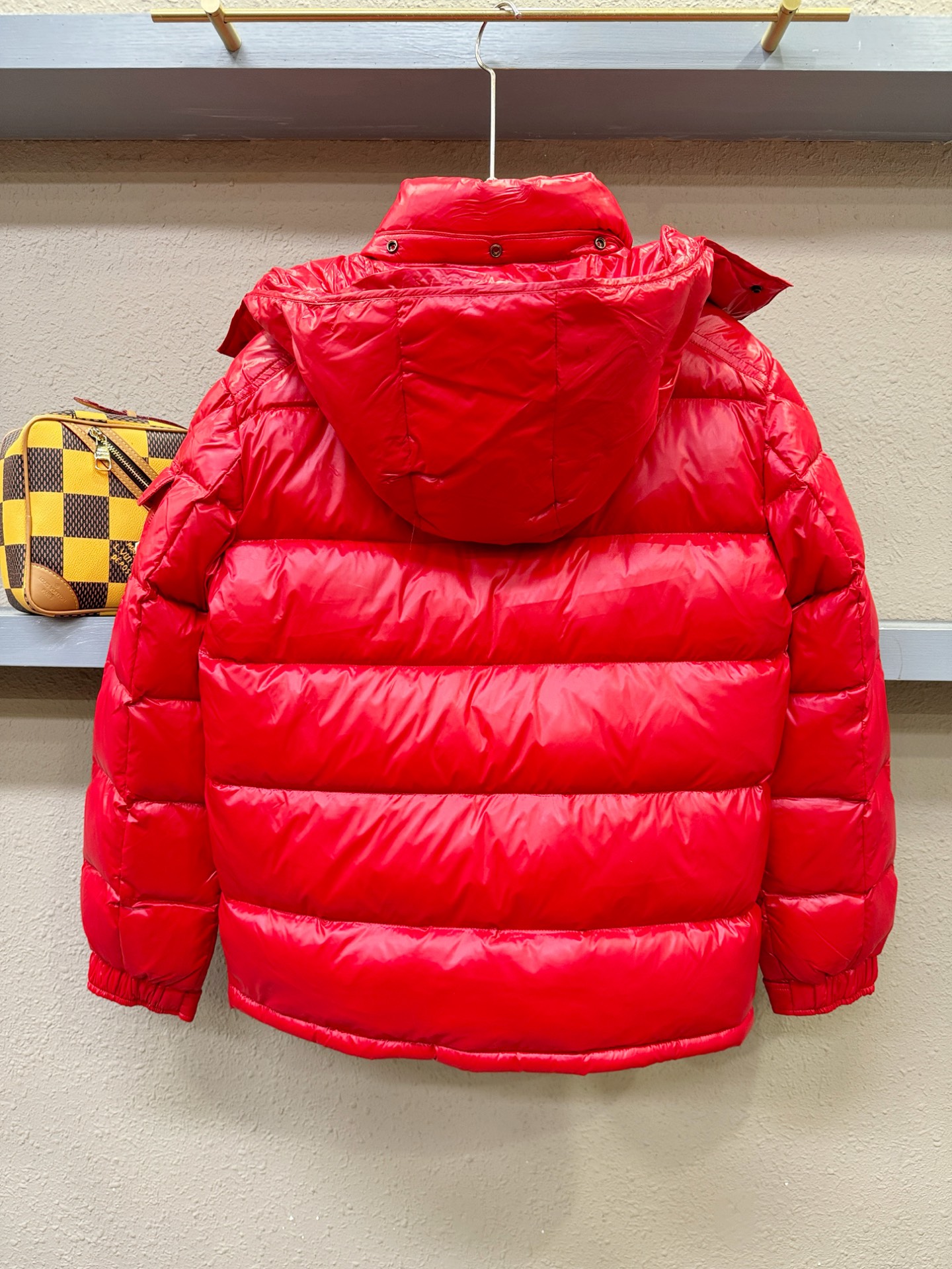 Moncler蒙口 2025新款羽绒服，秀场新品，品相非常完美，专柜高科技防水面料，内里90%白鹅绒填充