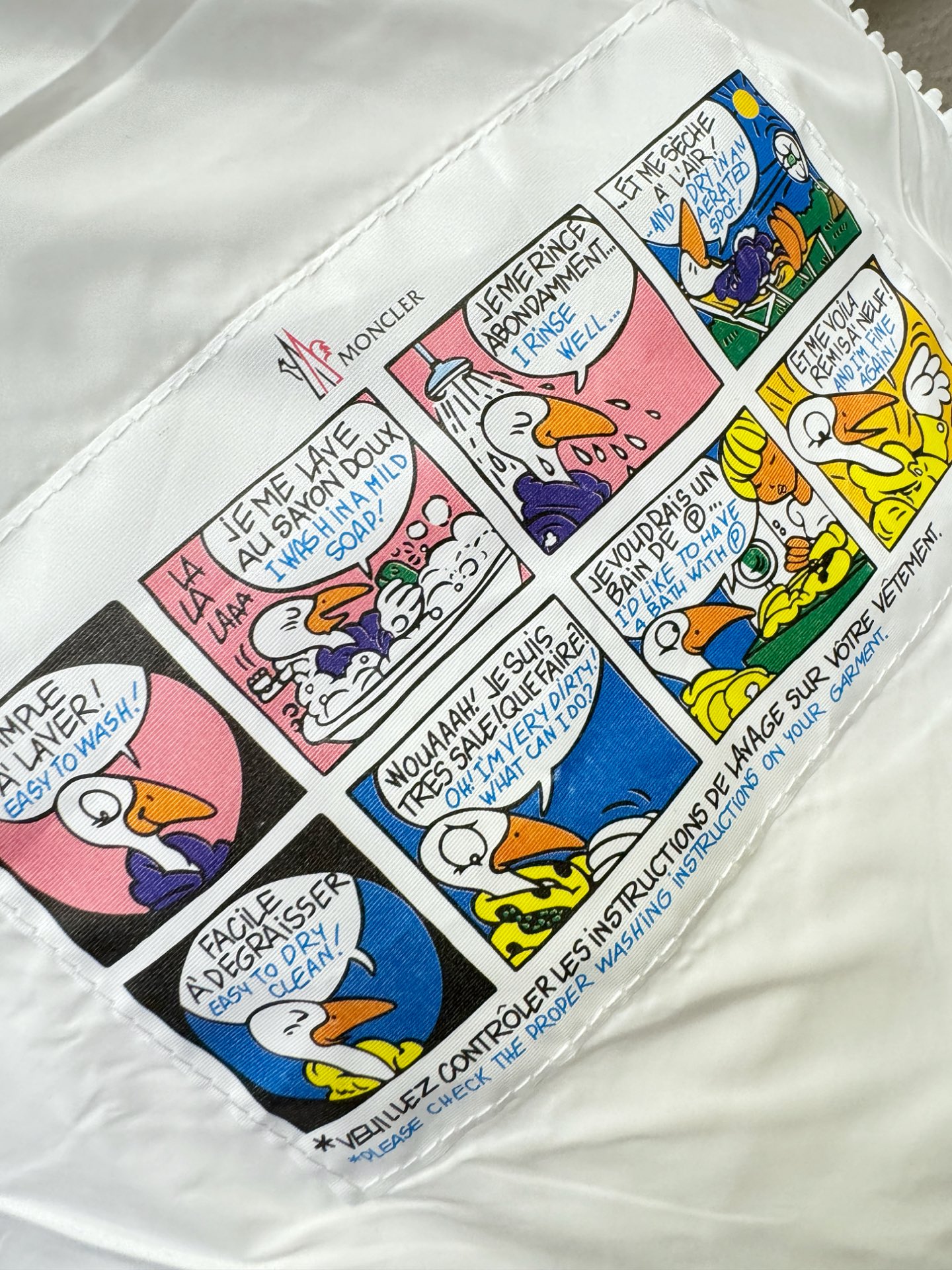 Moncler蒙口 2025新款羽绒服，秀场新品，品相非常完美，专柜高科技防水面料，内里90%白鹅绒填充