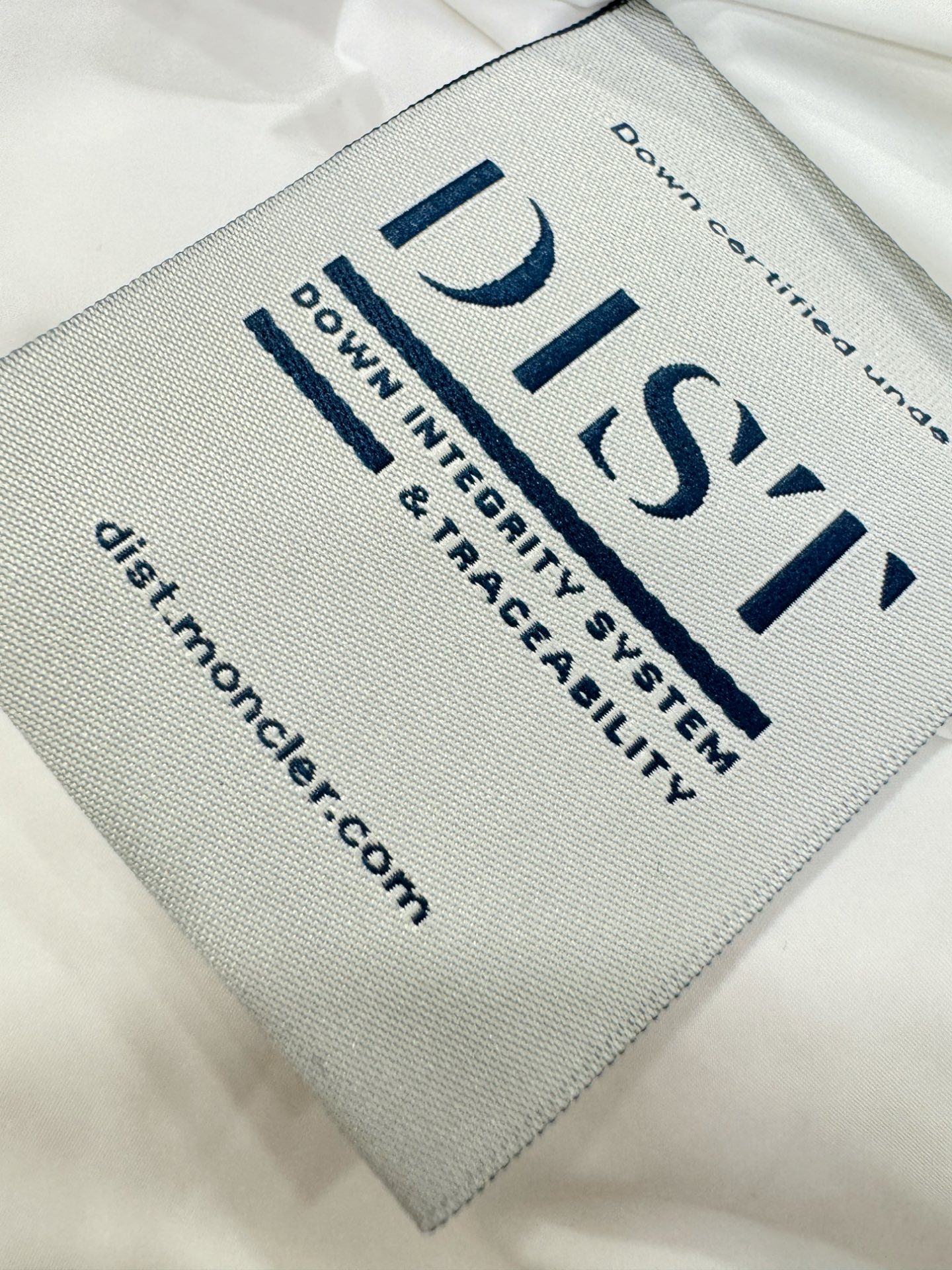 Moncler蒙口 2025新款羽绒服，秀场新品，品相非常完美，专柜高科技防水面料，内里90%白鹅绒填充