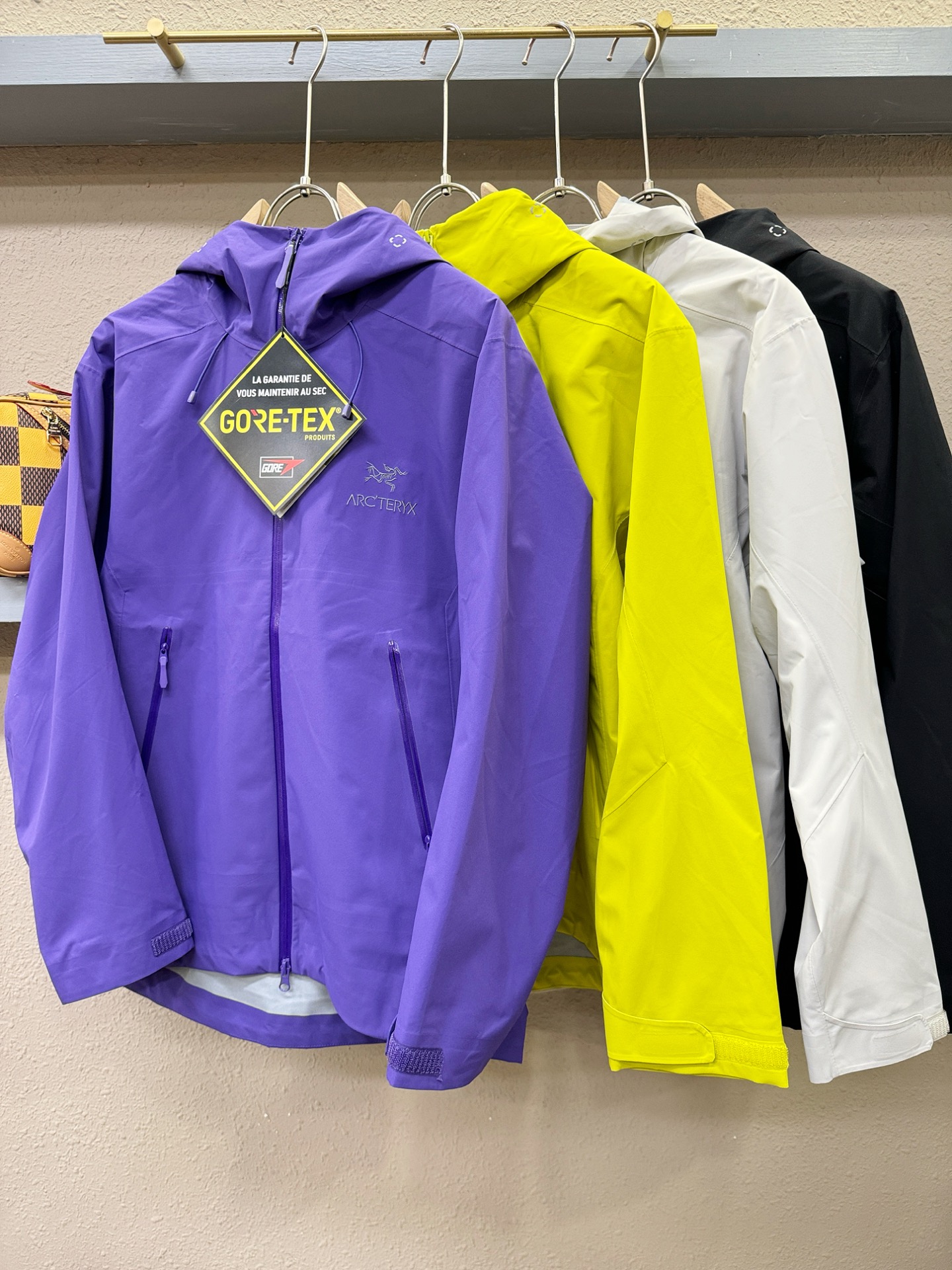 ARC‘TERYX/始祖鸟 户外防水向导级冲锋衣机能风拉链夹克，硬壳防风防水冲锋衣，全压胶工艺，高品质Y