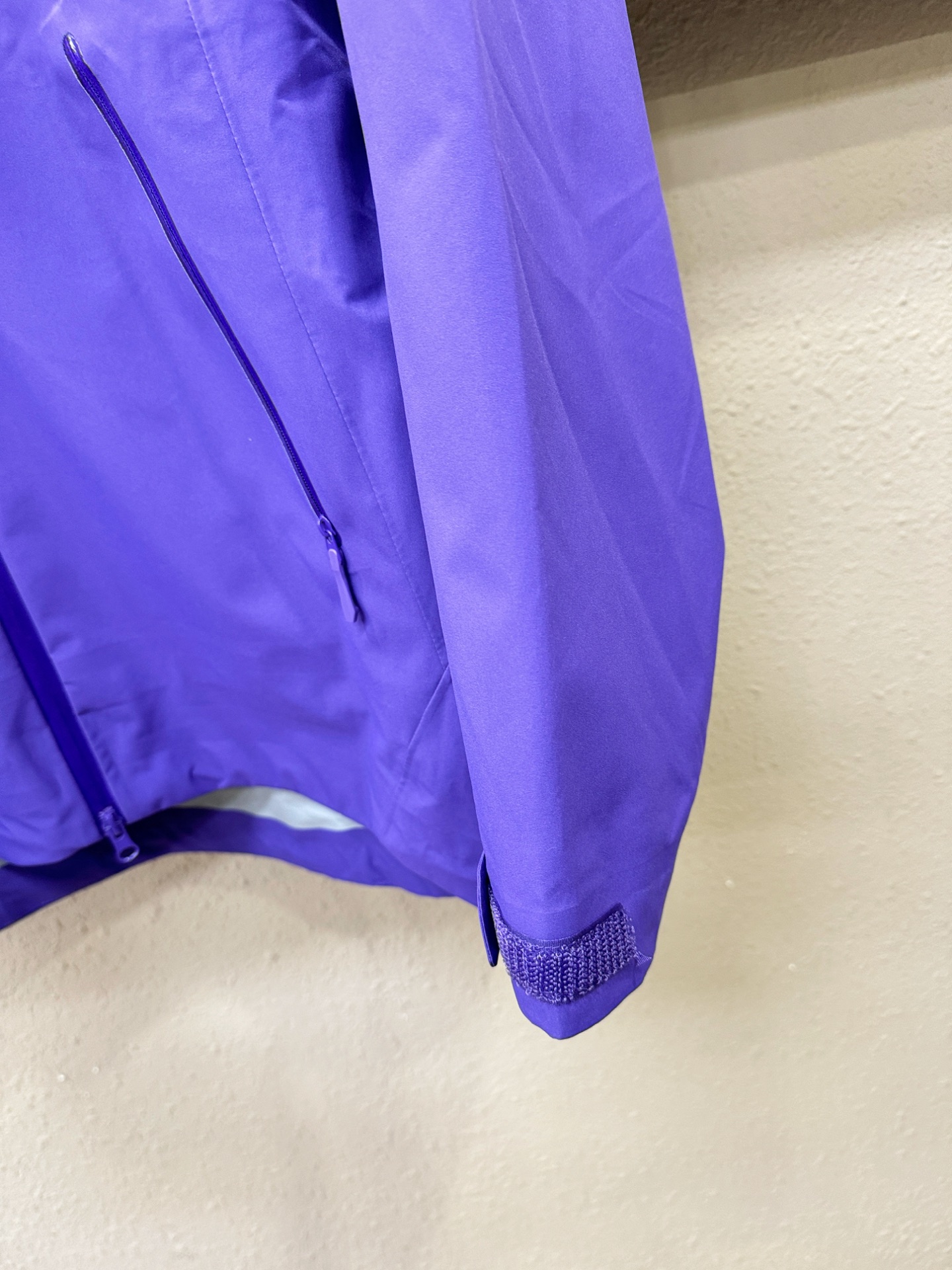 ARC‘TERYX/始祖鸟 户外防水向导级冲锋衣机能风拉链夹克，硬壳防风防水冲锋衣，全压胶工艺，高品质Y