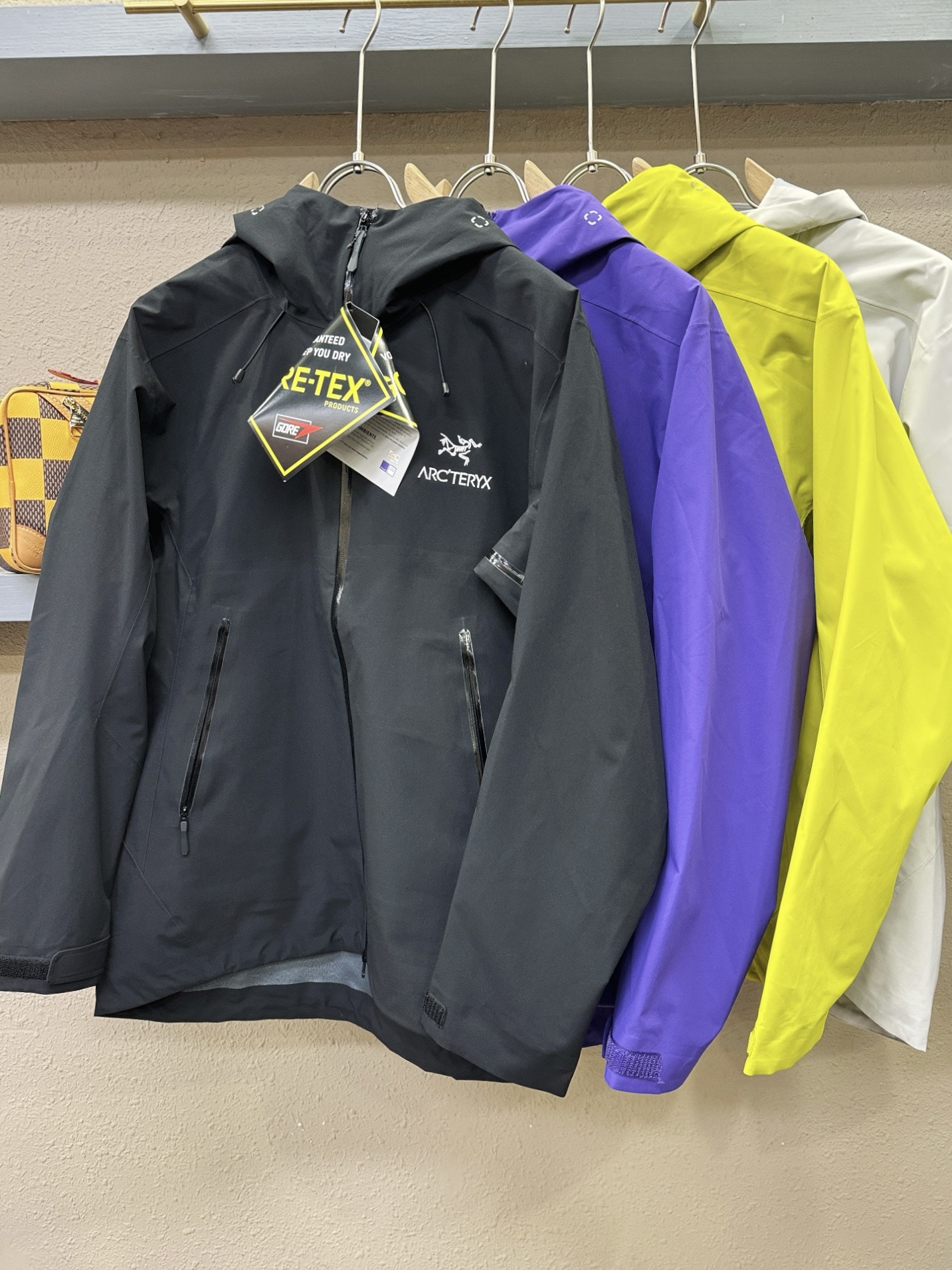 ARC‘TERYX/始祖鸟 户外防水向导级冲锋衣机能风拉链夹克，硬壳防风防水冲锋衣，全压胶工艺，高品质Y