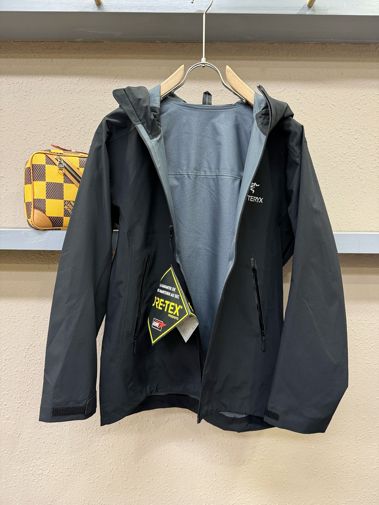 ARC‘TERYX/始祖鸟 户外防水向导级冲锋衣机能风拉链夹克，硬壳防风防水冲锋衣，全压胶工艺，高品质Y