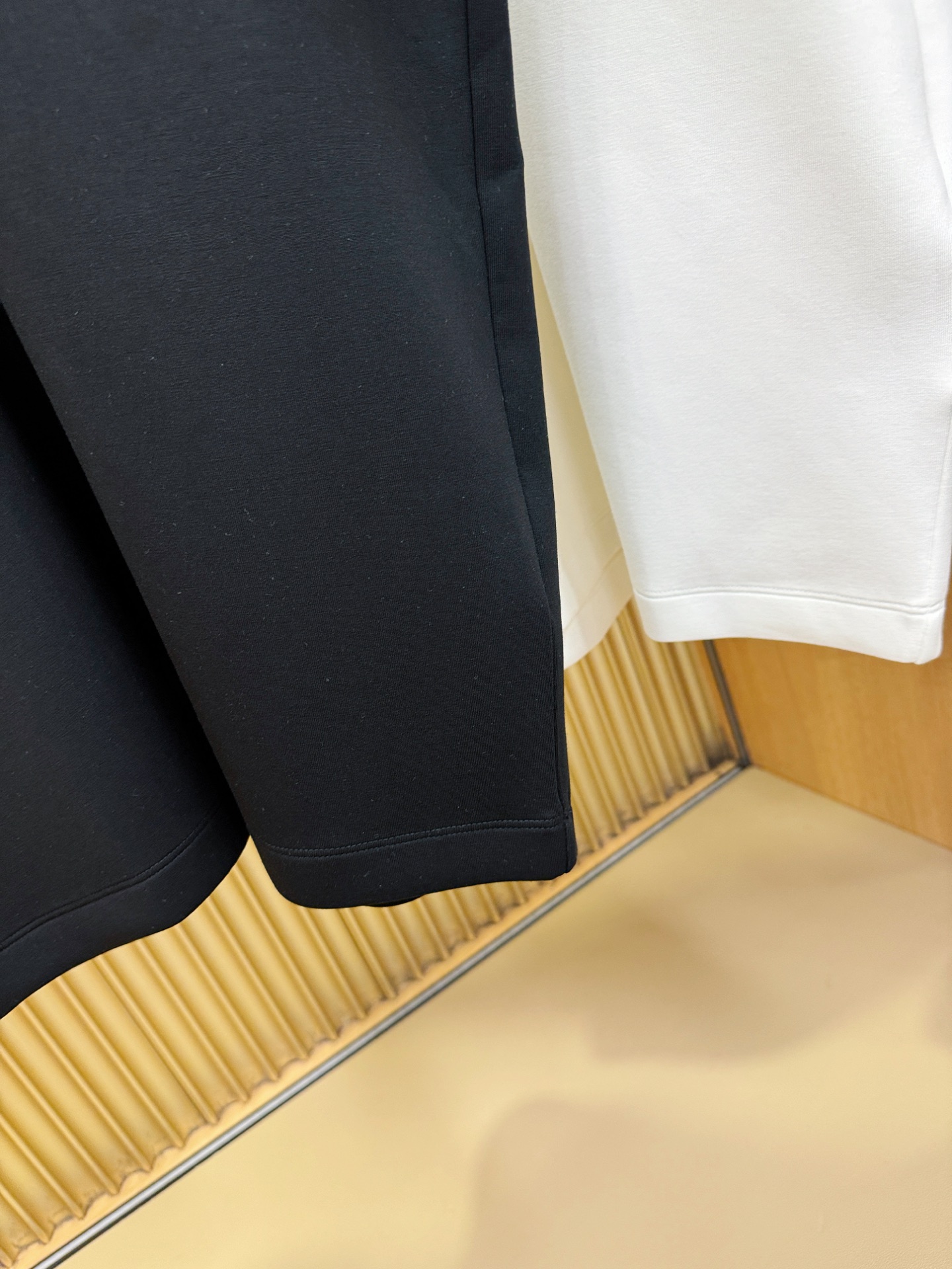 Moncler蒙口 秋冬新品 短袖T恤，经典Logo设计，百搭款 官网同步发售 定制面料，柔软细腻 舒适