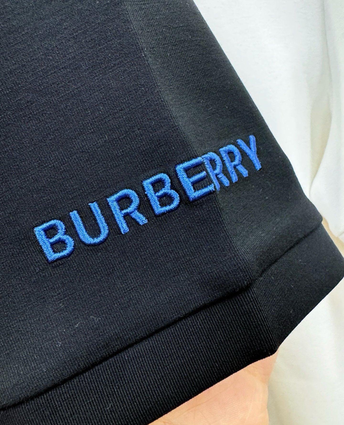 BURBERRY巴宝莉 秋冬新品 短袖T恤，经典Logo设计，百搭款 官网同步发售 定制面料，柔软细腻 