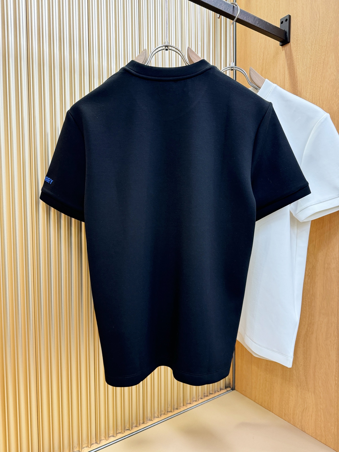 BURBERRY巴宝莉 秋冬新品 短袖T恤，经典Logo设计，百搭款 官网同步发售 定制面料，柔软细腻 