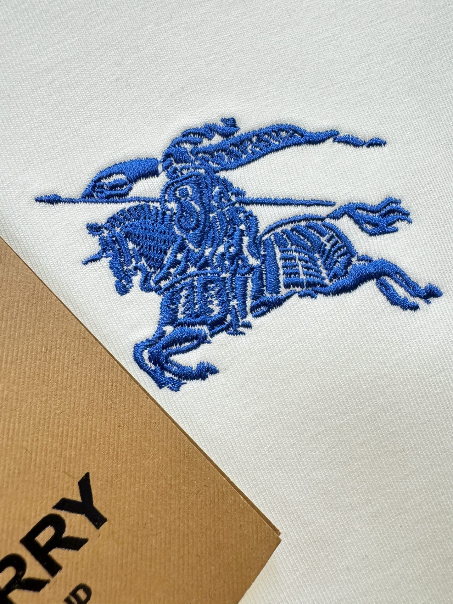 BURBERRY巴宝莉 秋冬新品 短袖T恤，经典Logo设计，百搭款 官网同步发售 定制面料，柔软细腻 