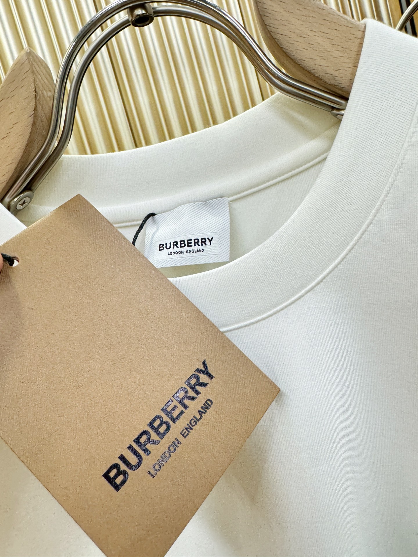 BURBERRY巴宝莉 秋冬新品 短袖T恤，经典Logo设计，百搭款 官网同步发售 定制面料，柔软细腻 