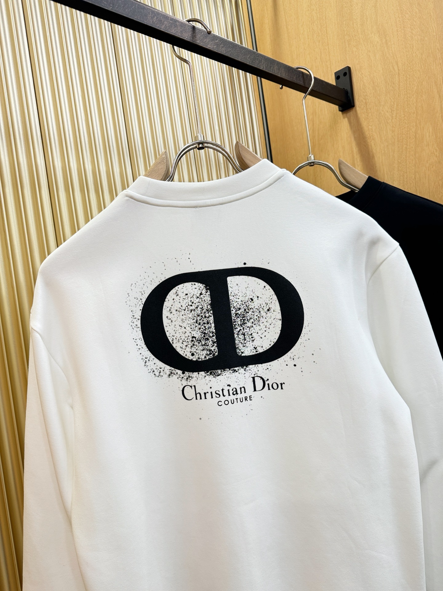 Dior迪奥 秋季新品 长袖卫衣，经典Logo设计，百搭款 官网同步发售 定制面料，柔软细腻，亲肤感极高