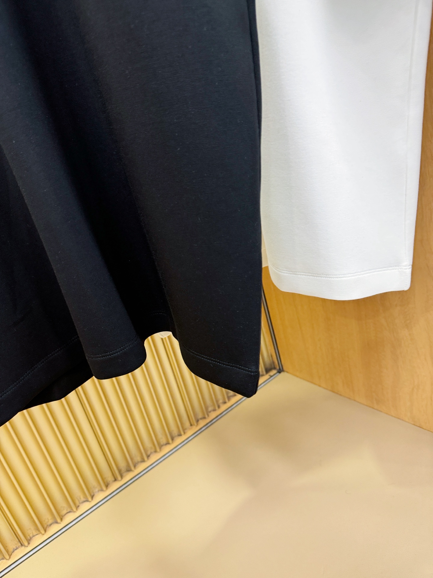 ALO 秋冬新品 短袖T恤，经典Logo设计，百搭款 官网同步发售 定制面料，柔软细腻 舒适透气，亲肤感