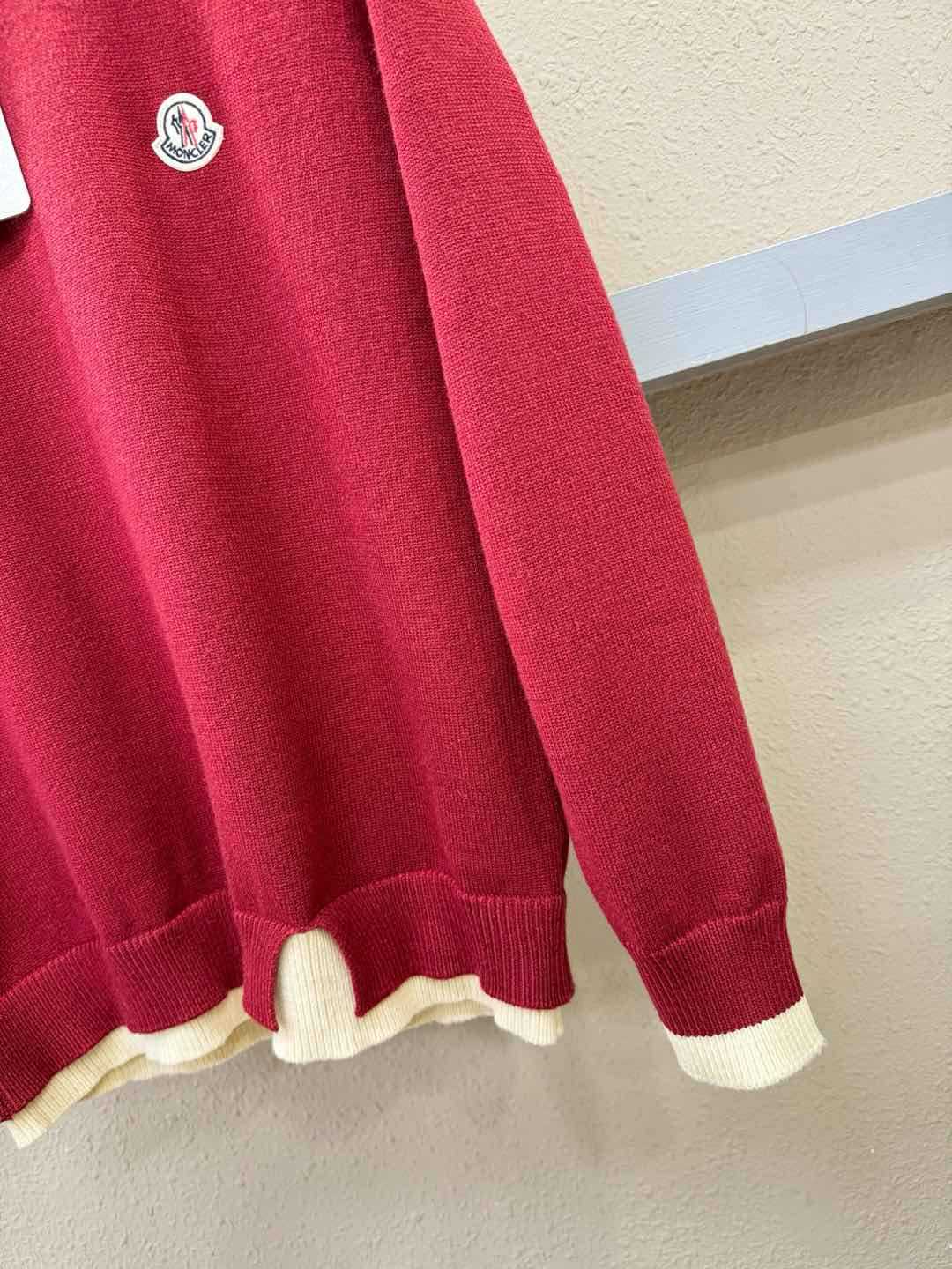 🎉🎉 [节日战衣] Moncler蒙口 爆款毛衣🎊🎊春节，节日战衣，本命年亲们必备神器。情侣必备款。精选