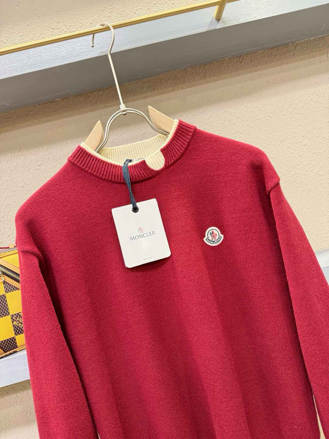 🎉🎉 [节日战衣] Moncler蒙口 爆款毛衣🎊🎊春节，节日战衣，本命年亲们必备神器。情侣必备款。精选