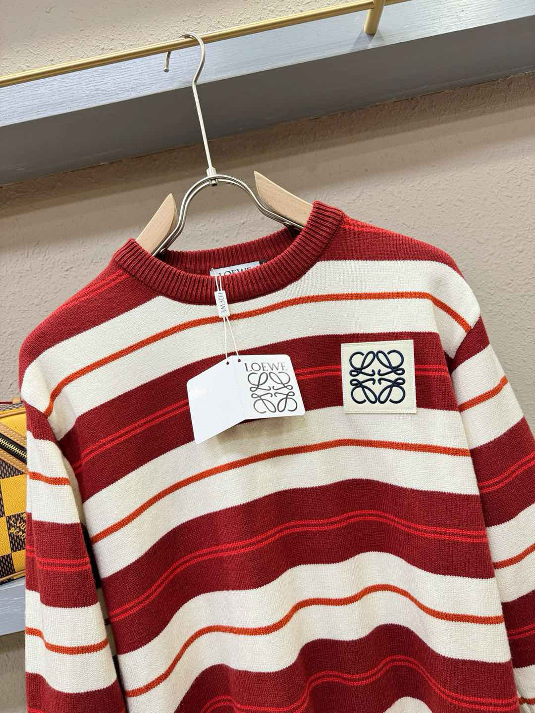 🎉🎉 [节日战衣] 罗意威 爆款毛衣🎊🎊元旦、春节，节日战衣，本命年亲们必备神器。情侣必备款。精选针织面