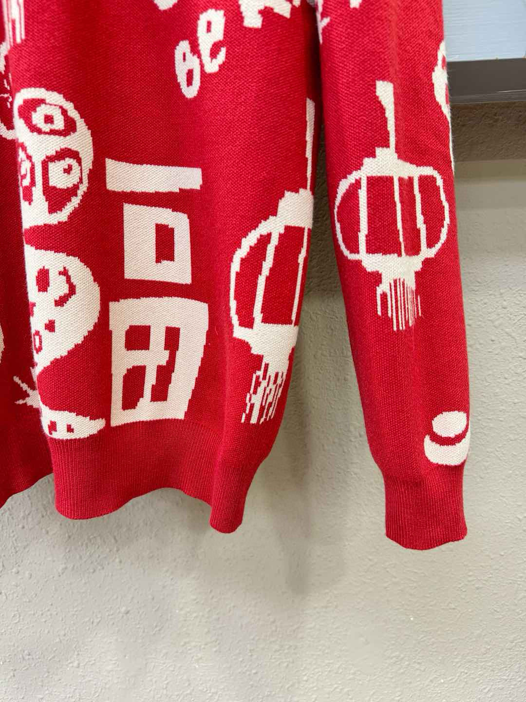 🎉🎉 [节日战衣] LV路易威登 爆款毛衣🎊🎊春节，节日战衣，本命年亲们必备神器。情侣必备款。精选针织面