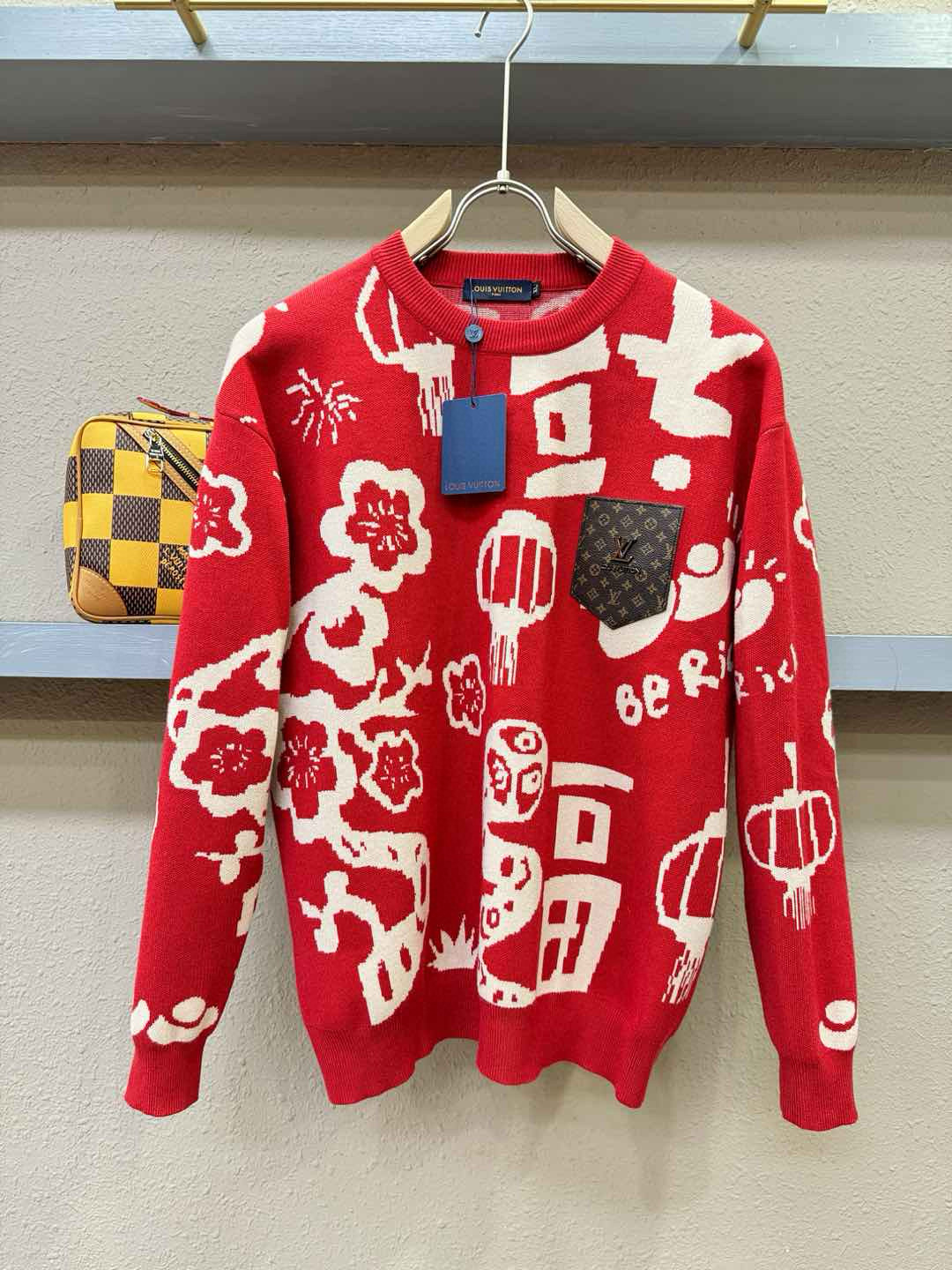 🎉🎉 [节日战衣] LV路易威登 爆款毛衣🎊🎊春节，节日战衣，本命年亲们必备神器。情侣必备款。精选针织面