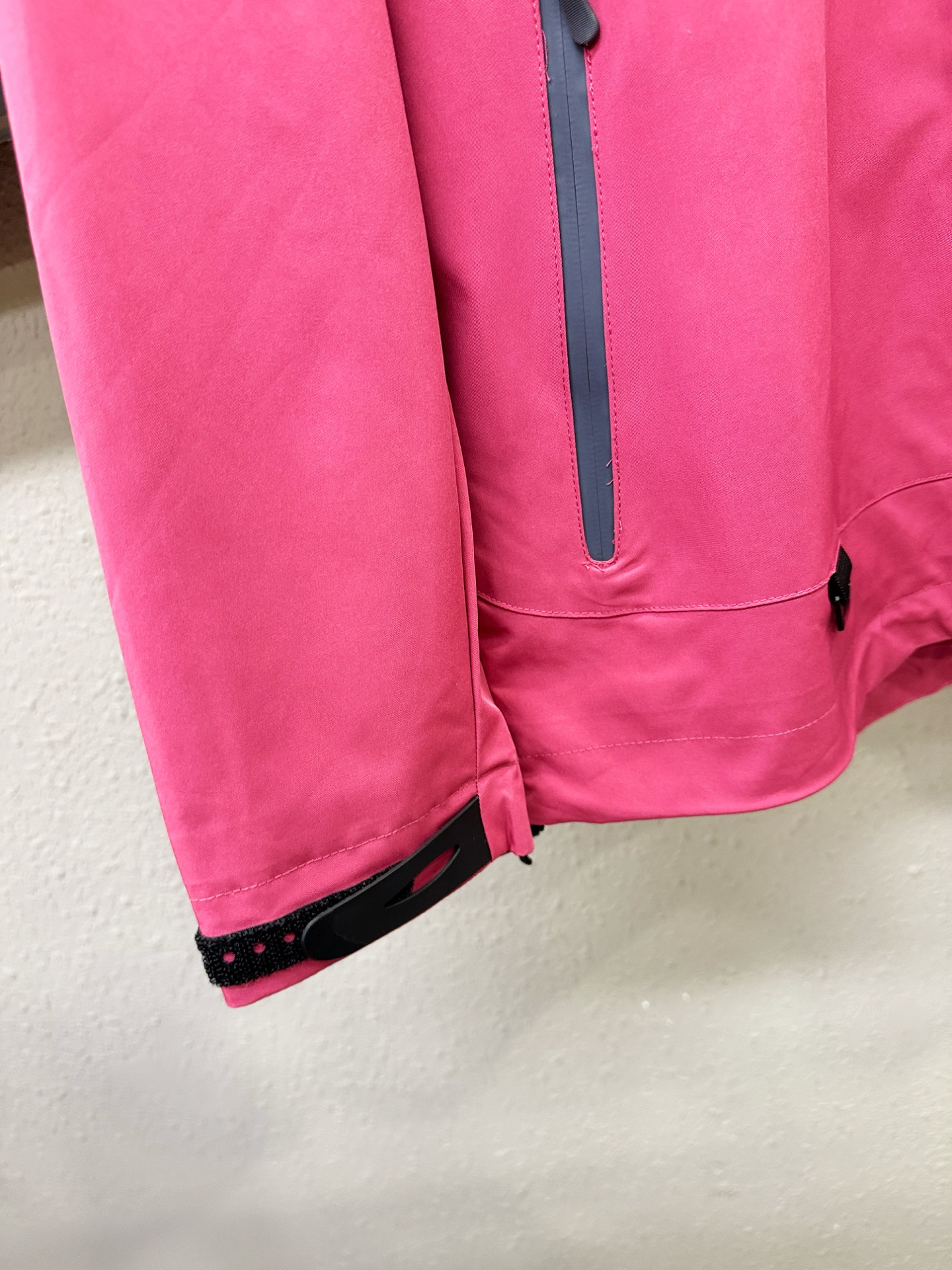 ARC‘TERYX/始祖鸟 2025秋冬新款夹克外套，原单狠货 意大利进口面料时尚夹克外套。欧洲专柜同步