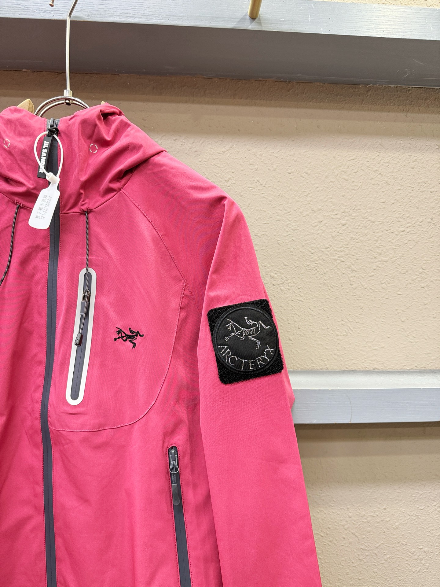 ARC‘TERYX/始祖鸟 2025秋冬新款夹克外套，原单狠货 意大利进口面料时尚夹克外套。欧洲专柜同步