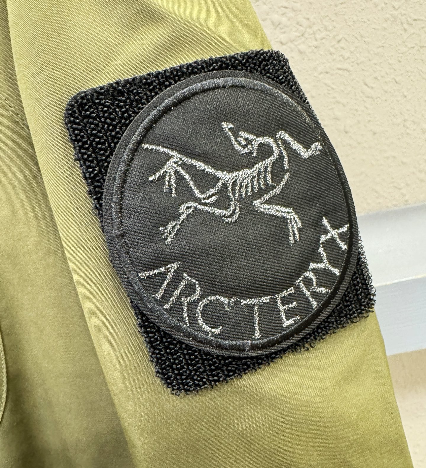 ARC‘TERYX/始祖鸟 2025秋冬新款夹克外套，原单狠货 意大利进口面料时尚夹克外套。欧洲专柜同步