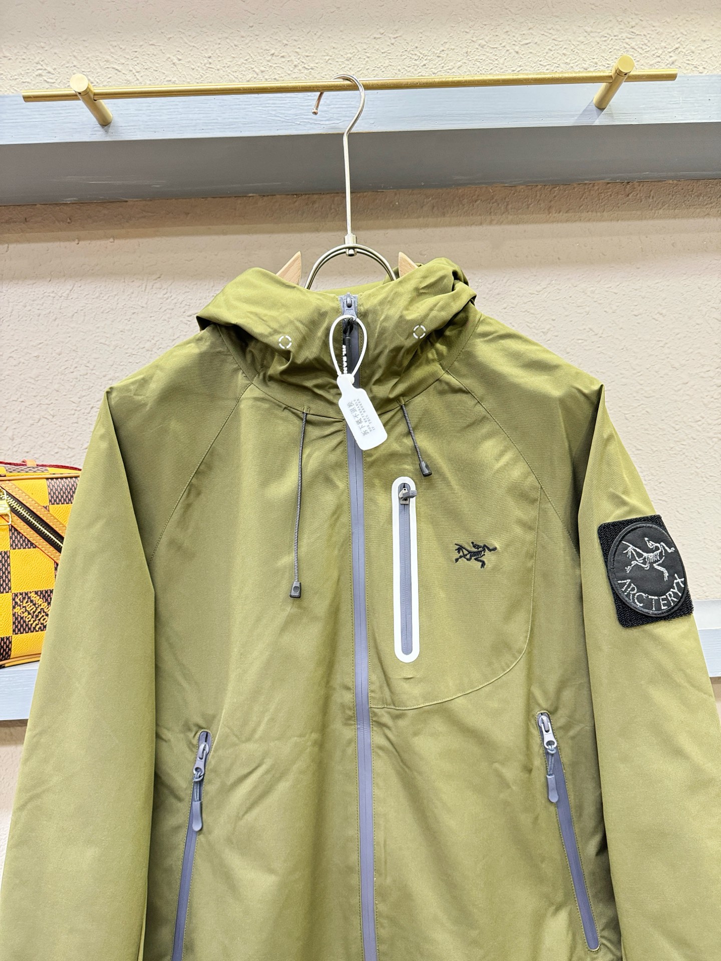 ARC‘TERYX/始祖鸟 2025秋冬新款夹克外套，原单狠货 意大利进口面料时尚夹克外套。欧洲专柜同步