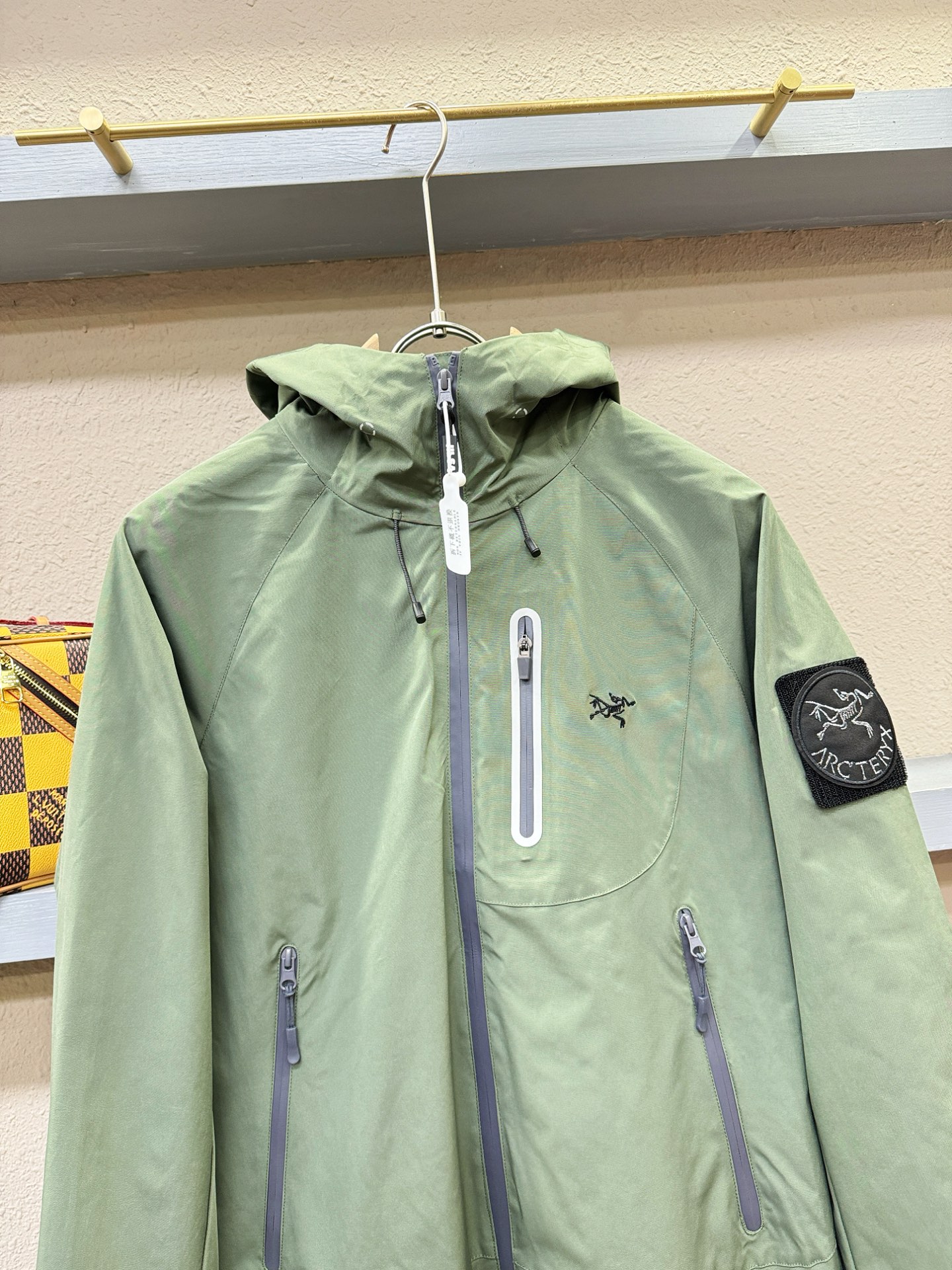 ARC‘TERYX/始祖鸟 2025秋冬新款夹克外套，原单狠货 意大利进口面料时尚夹克外套。欧洲专柜同步