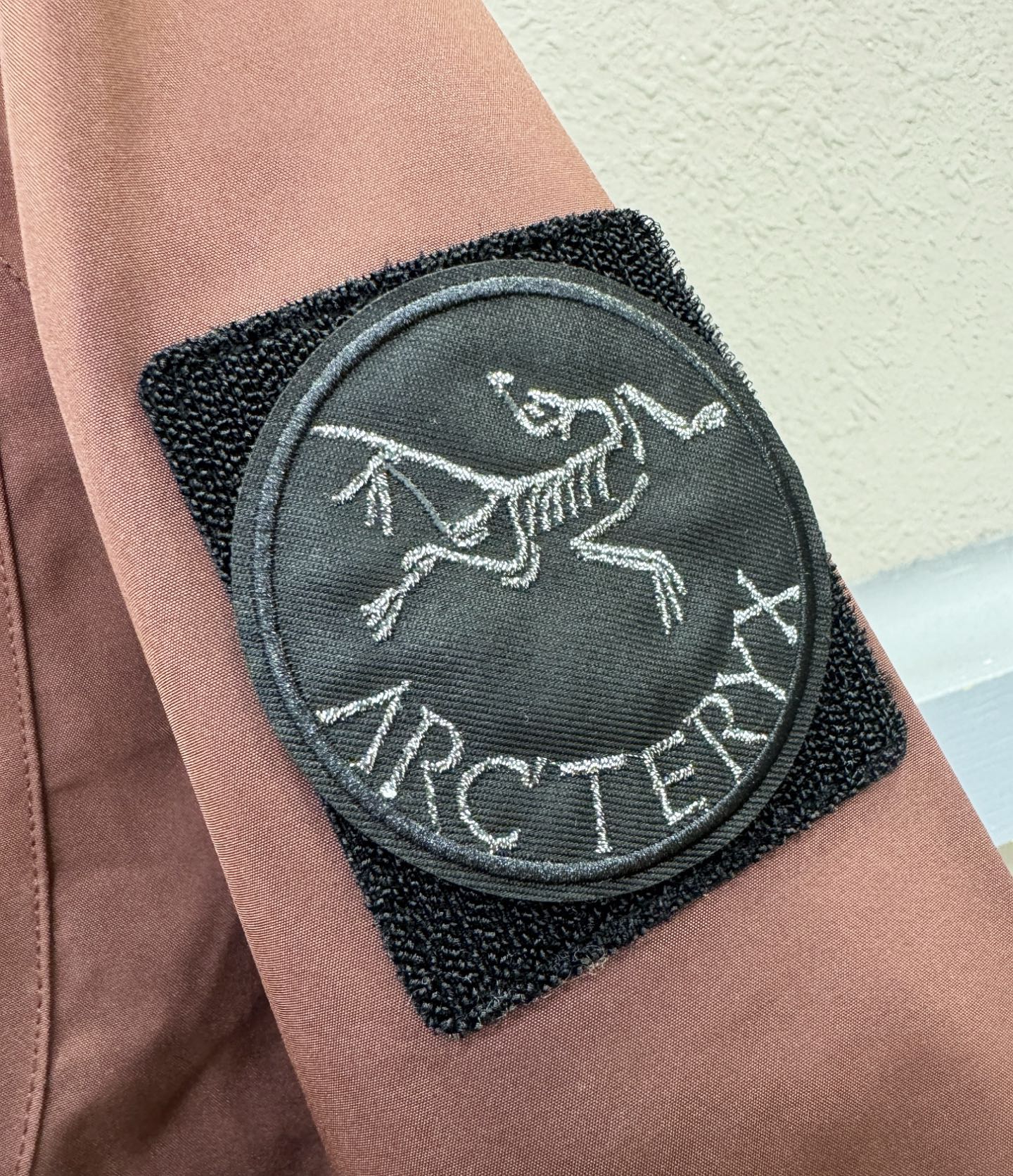 ARC‘TERYX/始祖鸟 2025秋冬新款夹克外套，原单狠货 意大利进口面料时尚夹克外套。欧洲专柜同步