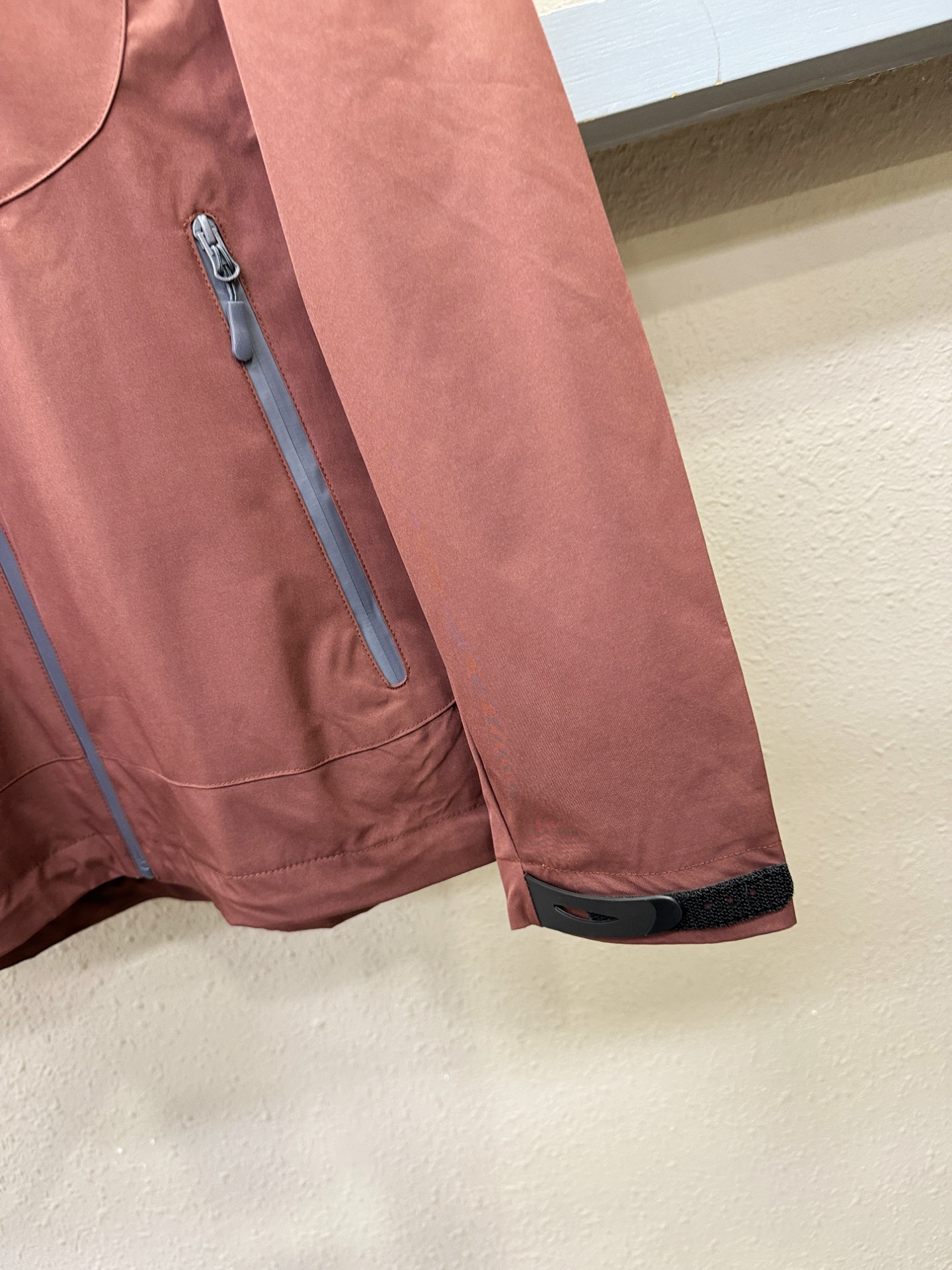 ARC‘TERYX/始祖鸟 2025秋冬新款夹克外套，原单狠货 意大利进口面料时尚夹克外套。欧洲专柜同步