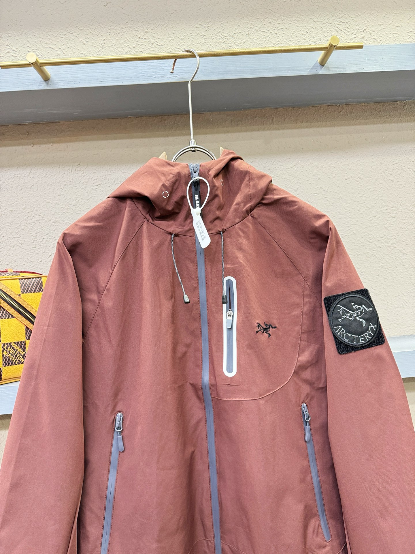 ARC‘TERYX/始祖鸟 2025秋冬新款夹克外套，原单狠货 意大利进口面料时尚夹克外套。欧洲专柜同步