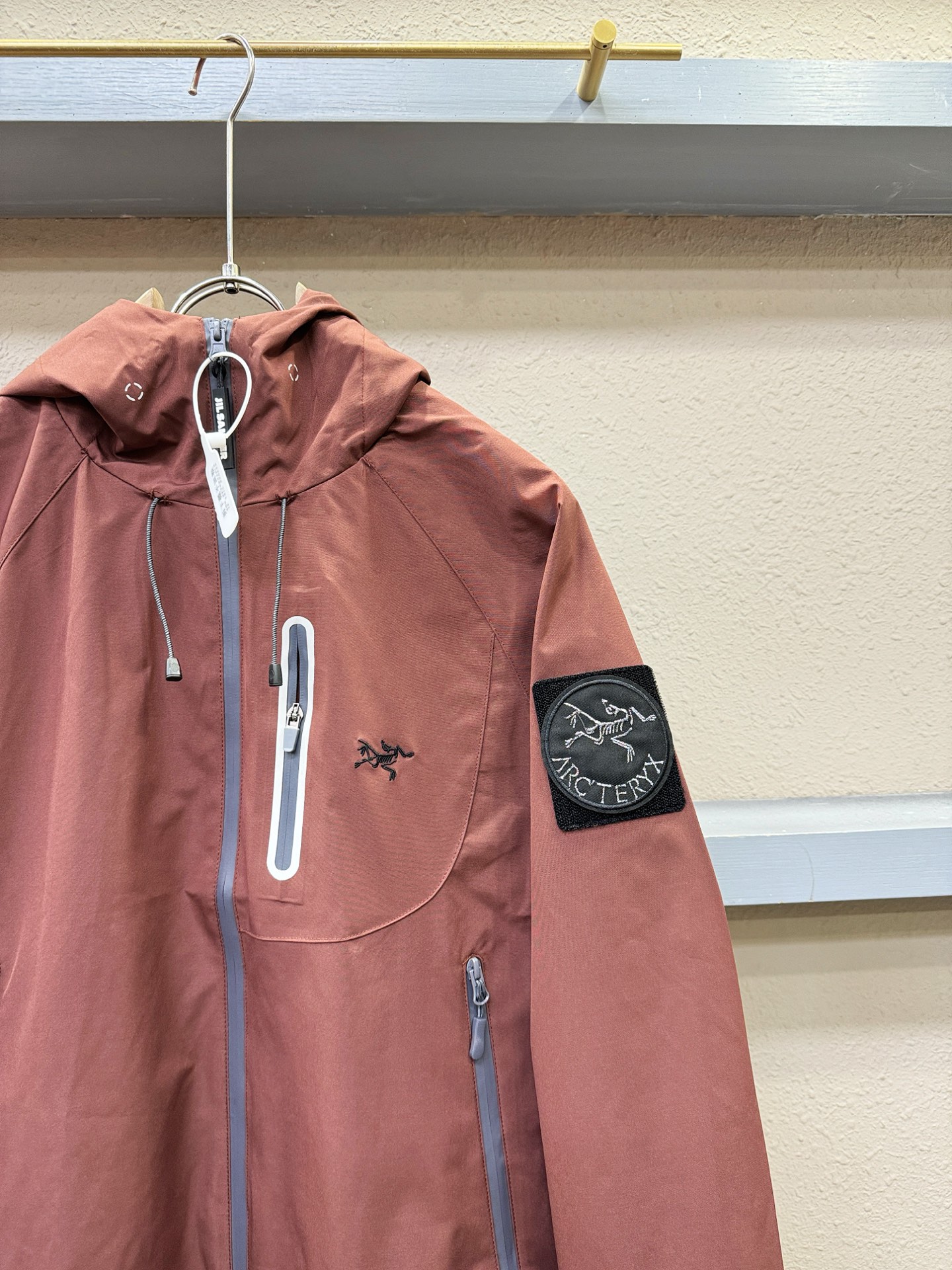 ARC‘TERYX/始祖鸟 2025秋冬新款夹克外套，原单狠货 意大利进口面料时尚夹克外套。欧洲专柜同步