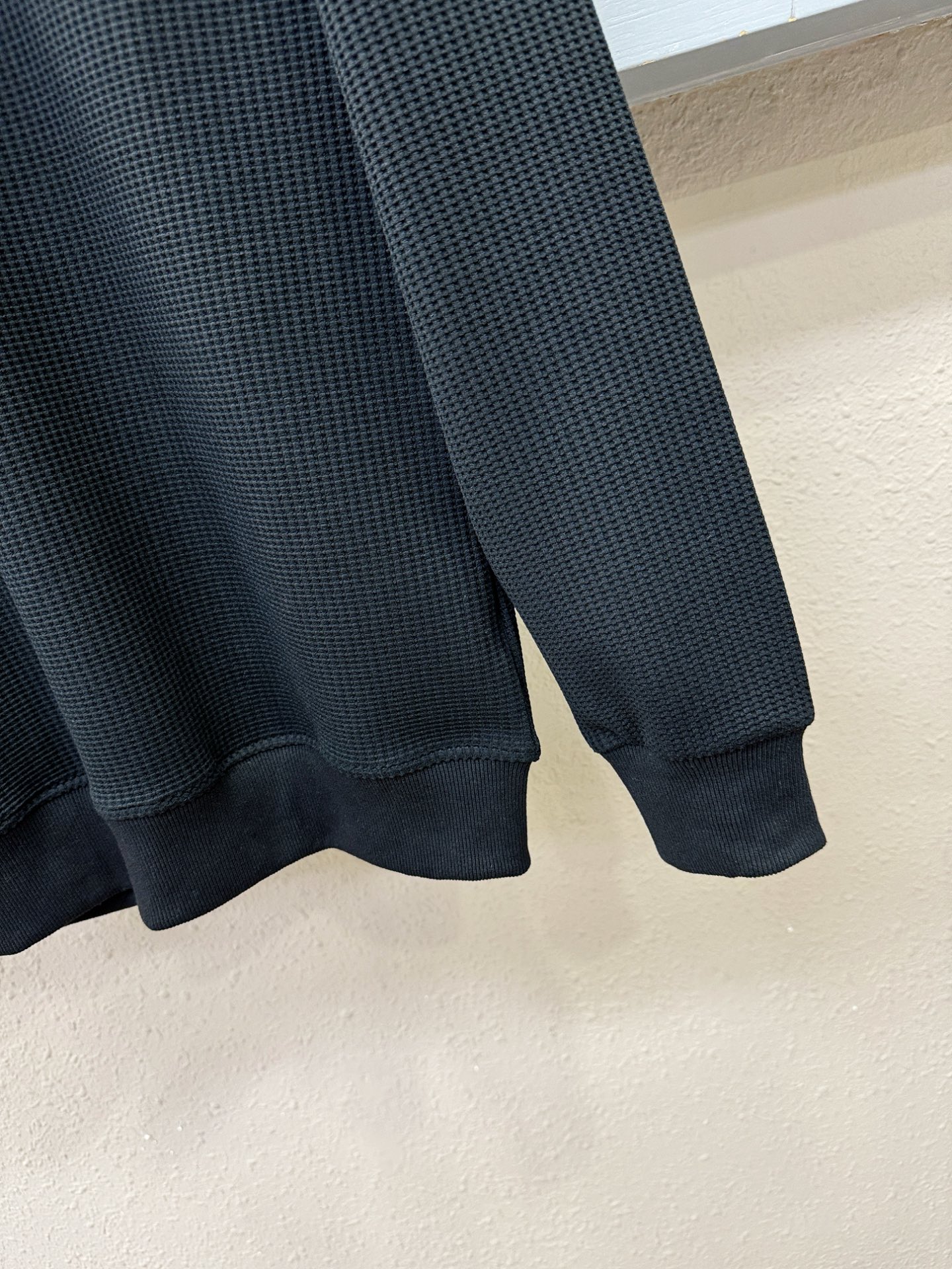 PRADA 普拉达 2025ss秋冬新品 长袖卫衣，经典Logo设计，百搭款 官网同步发售 定制面料，柔