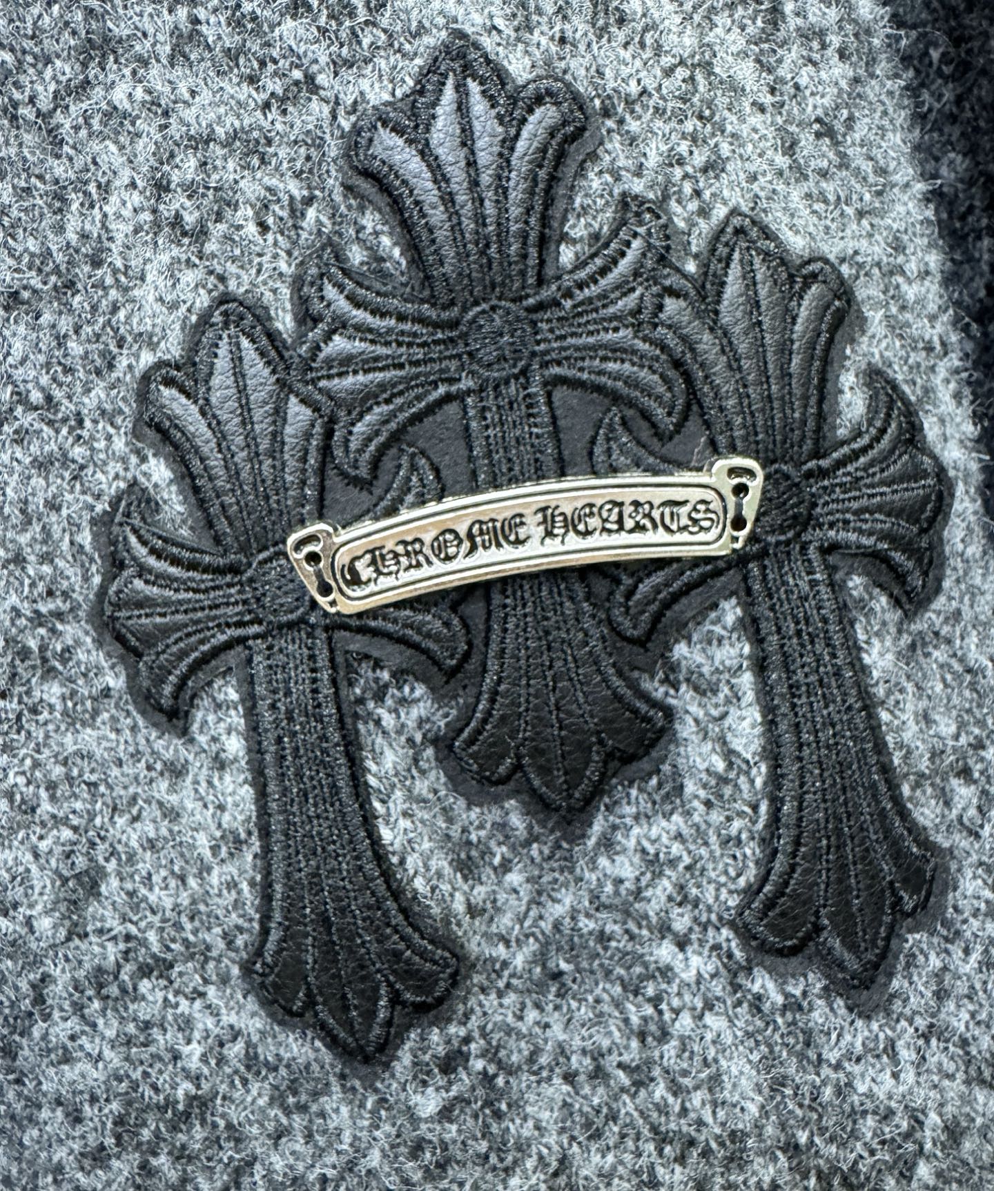 CHROME HEARTS 克罗心 2025秋冬新款毛衣开衫，手感柔软。 logo图案设计，贸易公司渠道