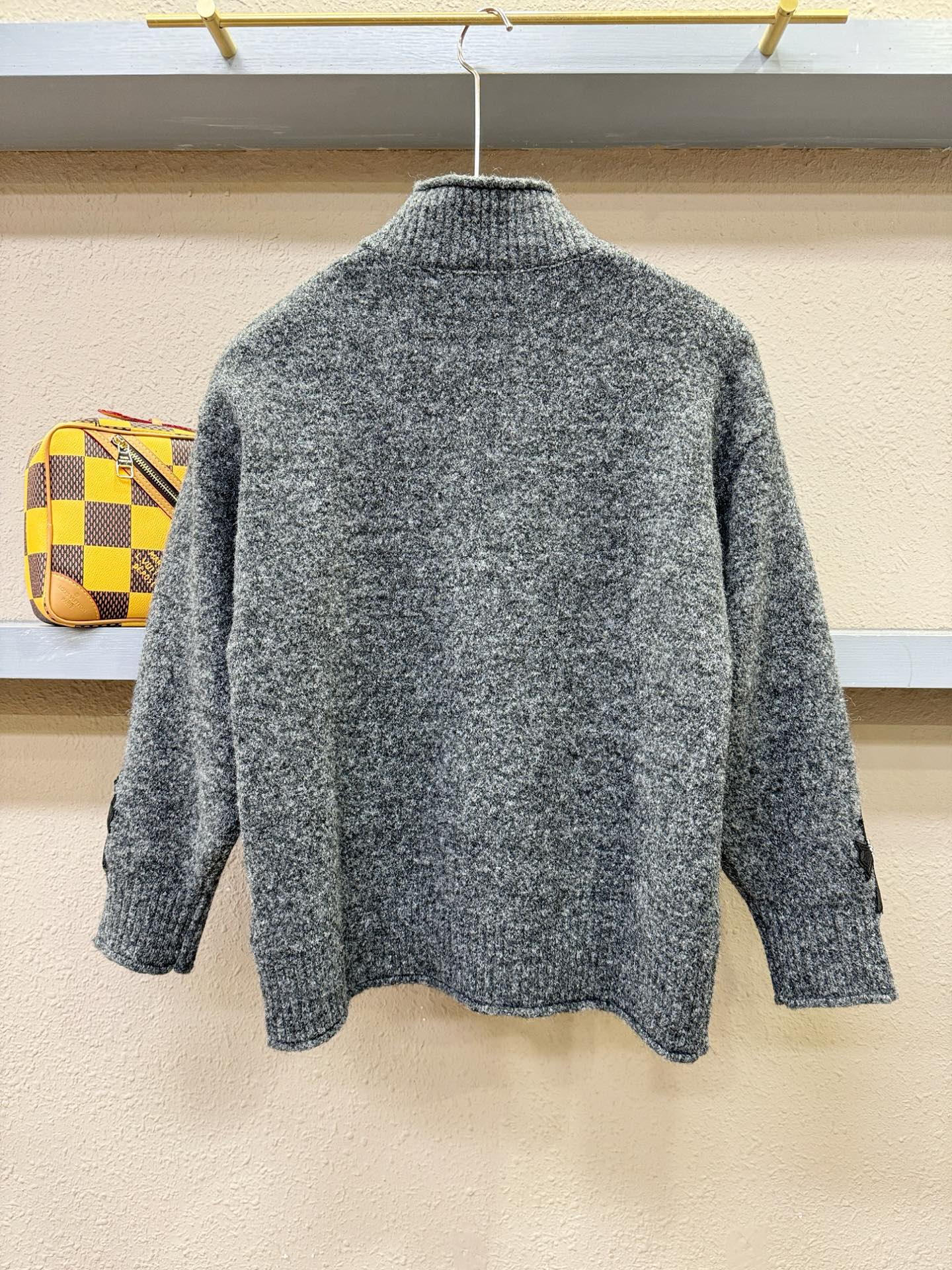 CHROME HEARTS 克罗心 2025秋冬新款毛衣开衫，手感柔软。 logo图案设计，贸易公司渠道