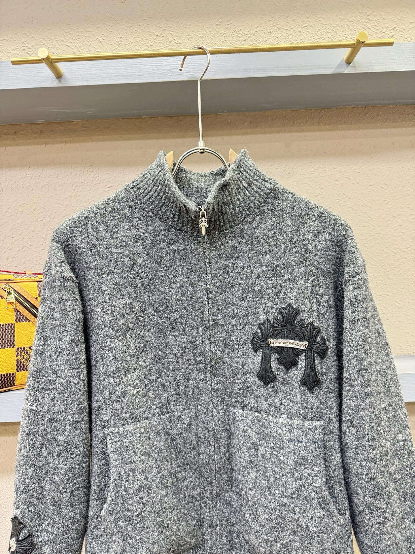 CHROME HEARTS 克罗心 2025秋冬新款毛衣开衫，手感柔软。 logo图案设计，贸易公司渠道