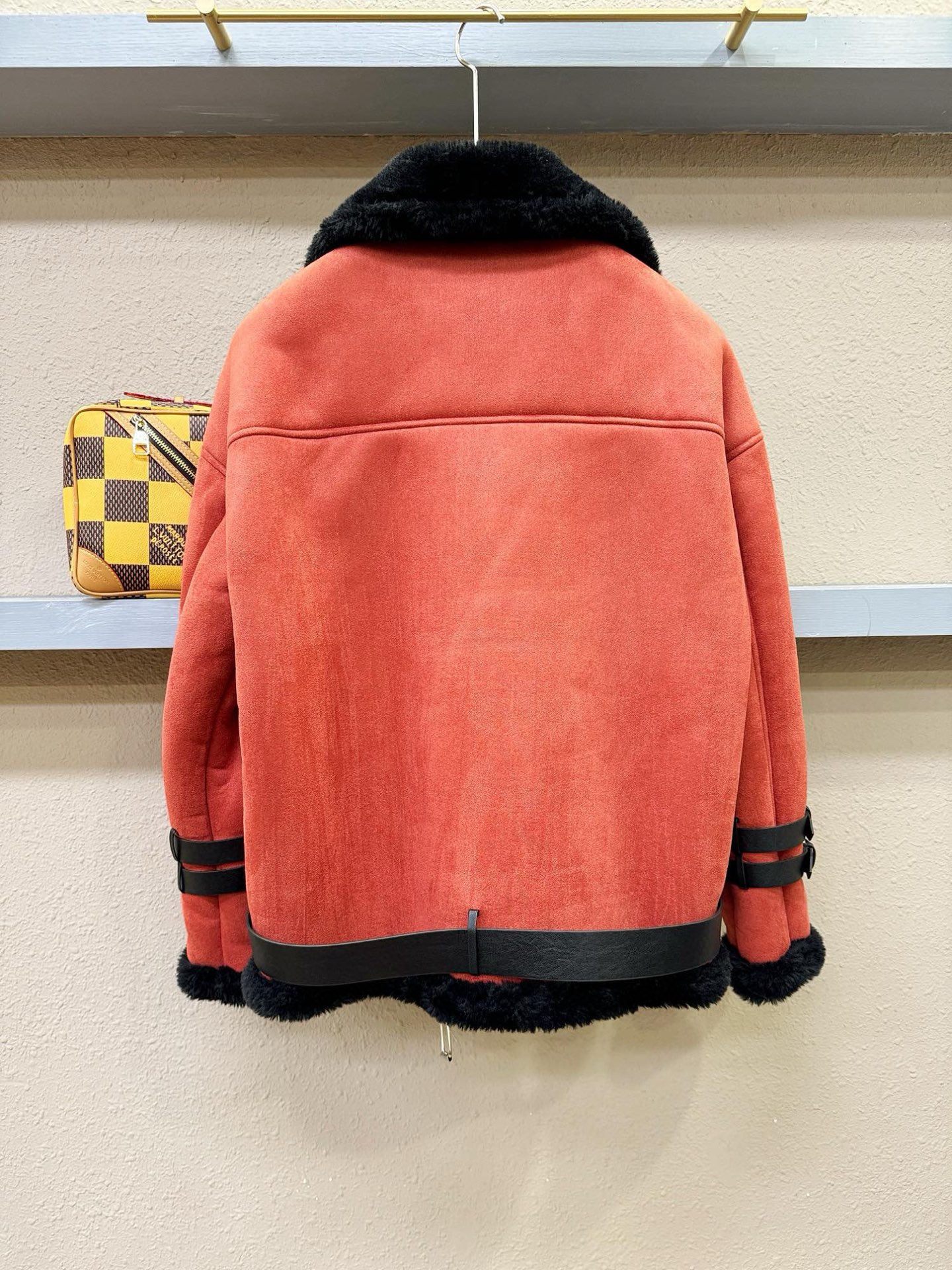 Moncler蒙口 新品皮毛一体，原生态人造皮面料；100%进口皮毛一体！采用进口人造皮！皮料品质相当高