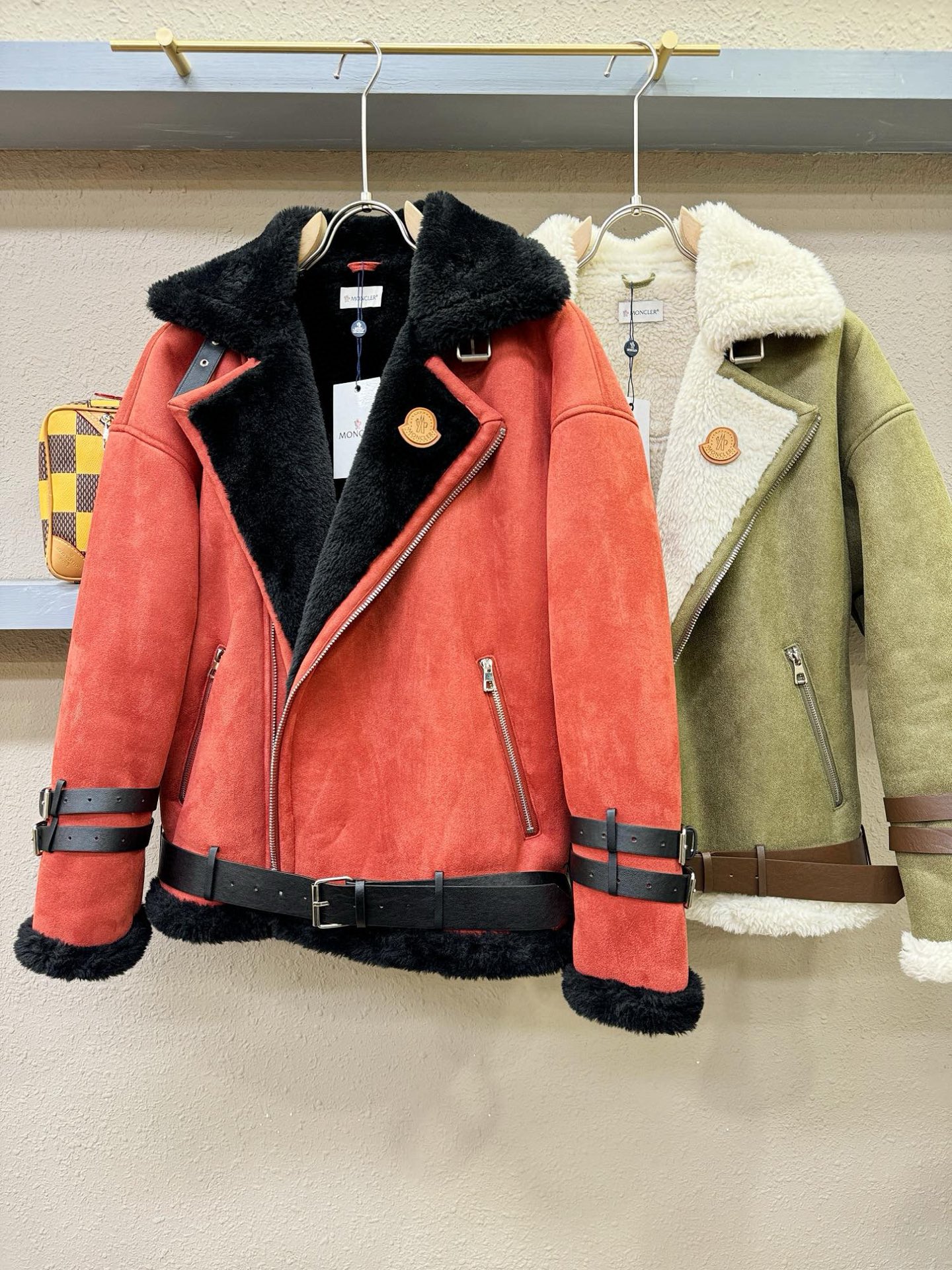 Moncler蒙口 新品皮毛一体，原生态人造皮面料；100%进口皮毛一体！采用进口人造皮！皮料品质相当高