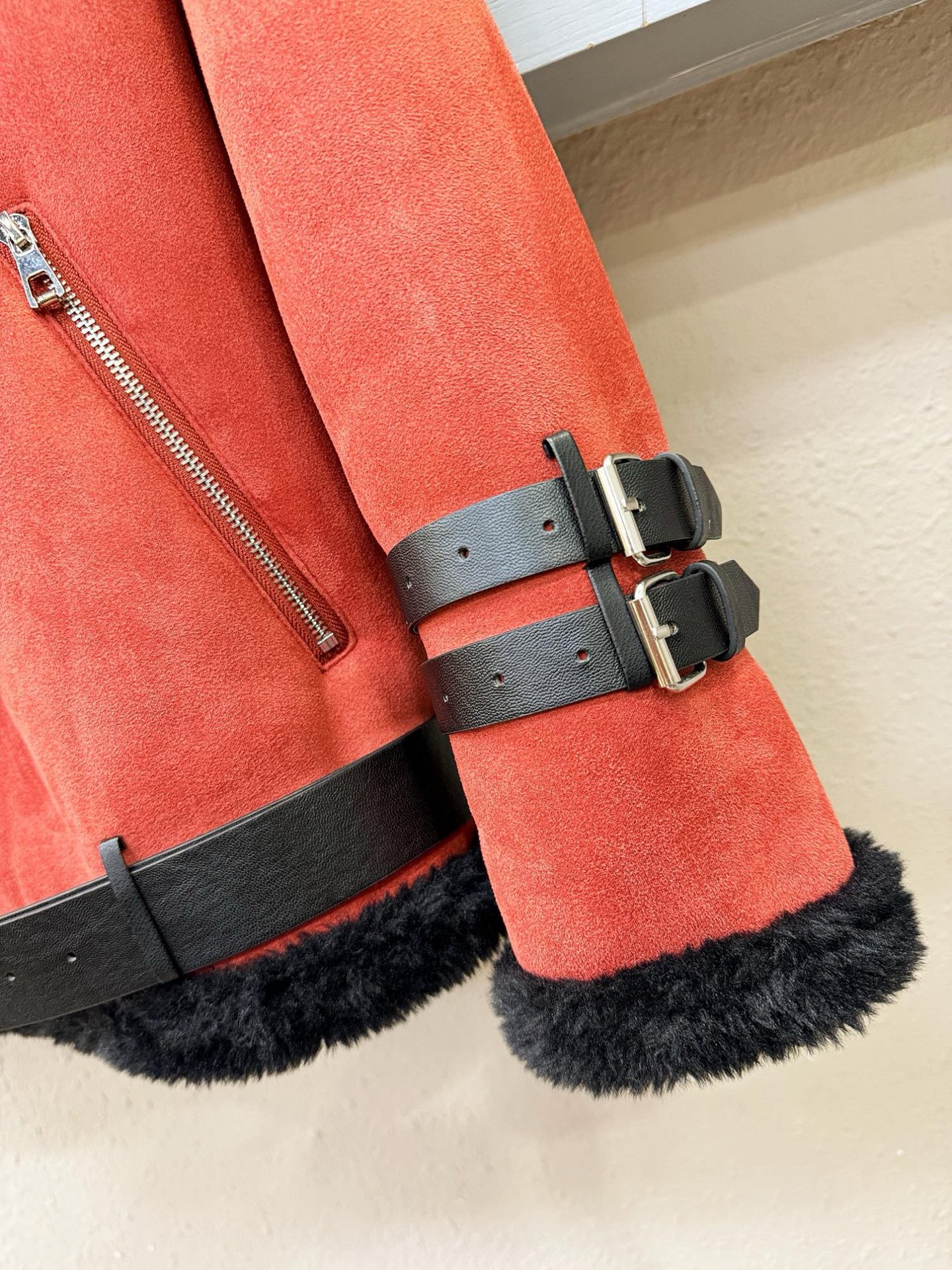 Moncler蒙口 新品皮毛一体，原生态人造皮面料；100%进口皮毛一体！采用进口人造皮！皮料品质相当高