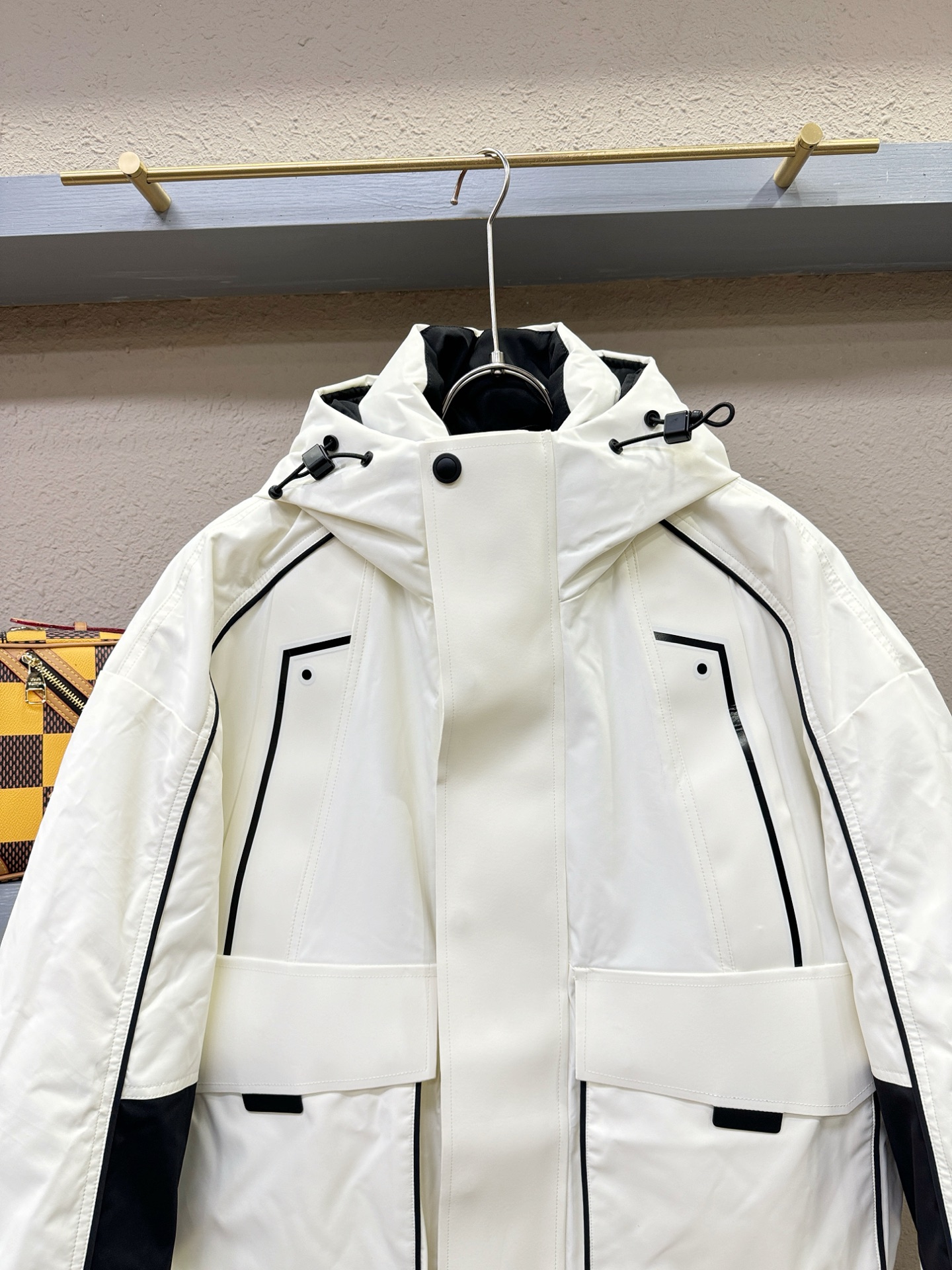 ARC‘TERYX/始祖鸟 2025新款羽绒服，秀场新品，品相非常完美，专柜高科技防水面料，内里90%白