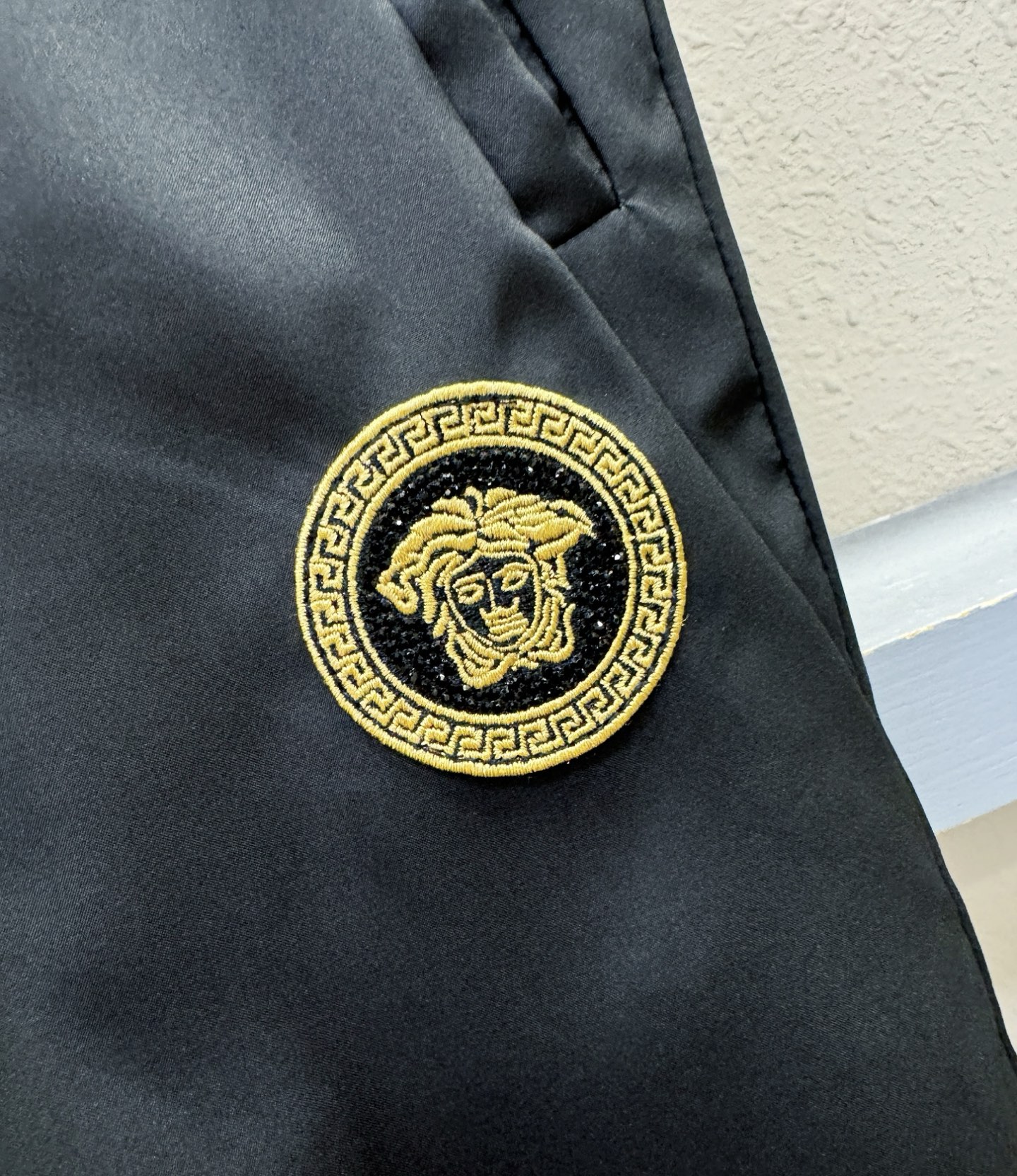 Versace 范思哲 2025秋冬新款防寒机能羽绒裤，经典羽绒长裤，防风防雨雪，内里大朵绒填充，舒适保