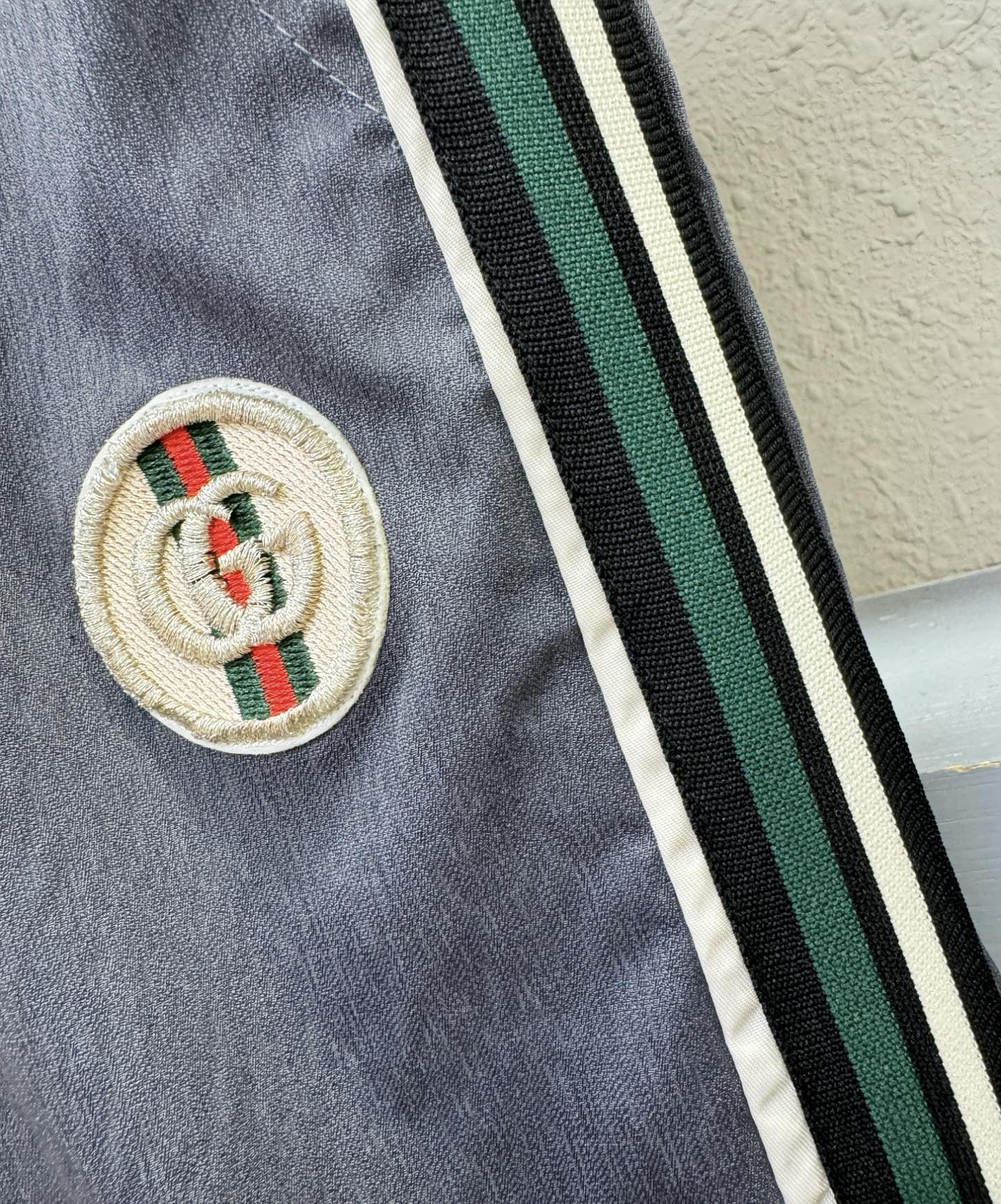 Gucci古奇2025秋冬新款防寒机能羽绒裤，经典羽绒长裤，防风防雨雪，内里大朵绒填充，舒适保暖。运动时