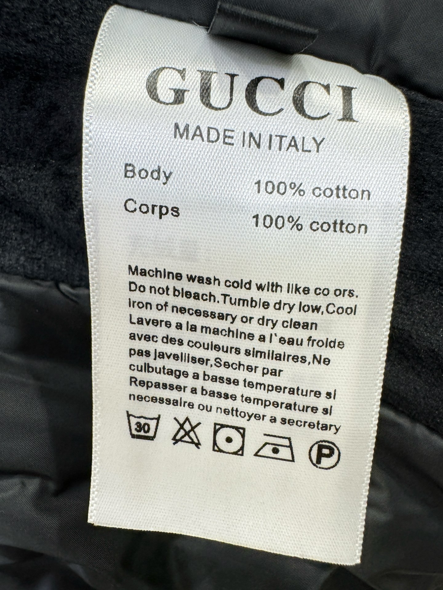 Gucci古奇2025秋冬新款防寒机能羽绒裤，经典羽绒长裤，防风防雨雪，内里大朵绒填充，舒适保暖。运动时