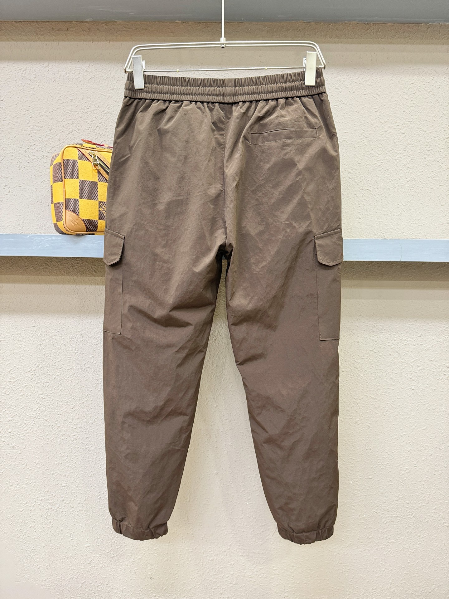 Balenciaga巴黎世家 2025秋冬新款防寒机能羽绒裤，经典羽绒长裤，防风防雨雪，内里大朵绒填充，