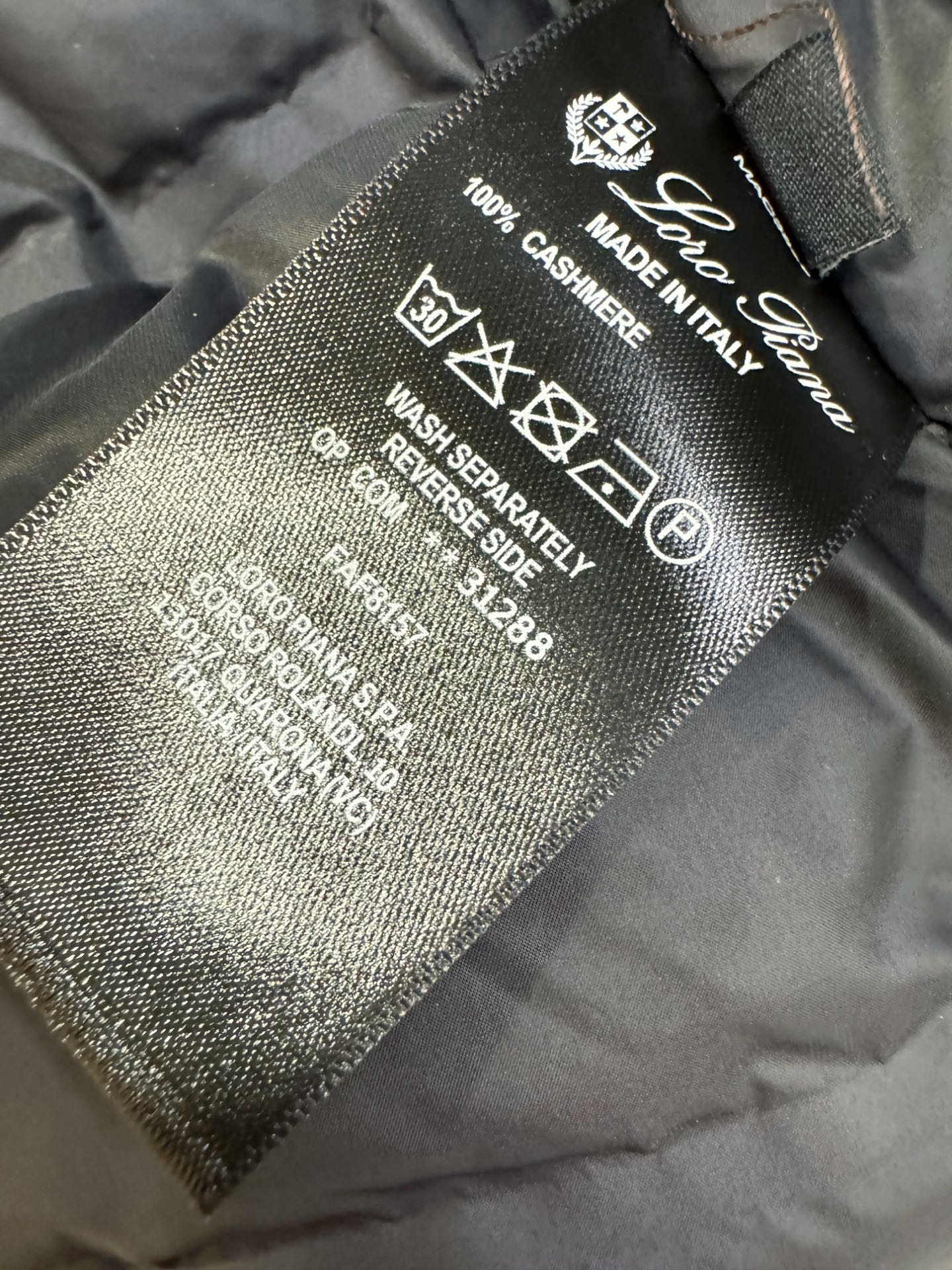 调价 Loro Piana诺悠翩雅 25ss秋冬新款羊绒羽绒外套，超A原单外套！甄选顶级羊绒打造。搭配经