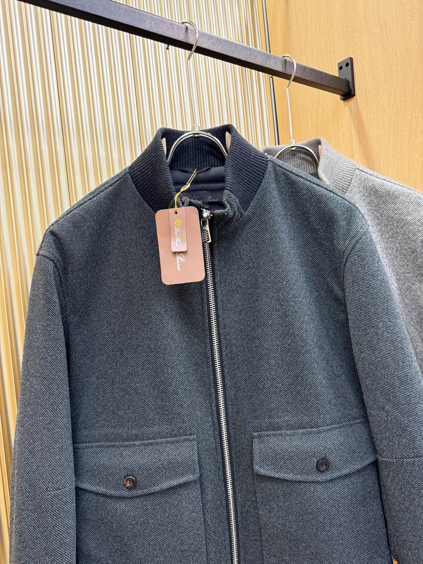 调价 Loro Piana诺悠翩雅 25ss秋冬新款羊绒羽绒外套，超A原单外套！甄选顶级羊绒打造。搭配经