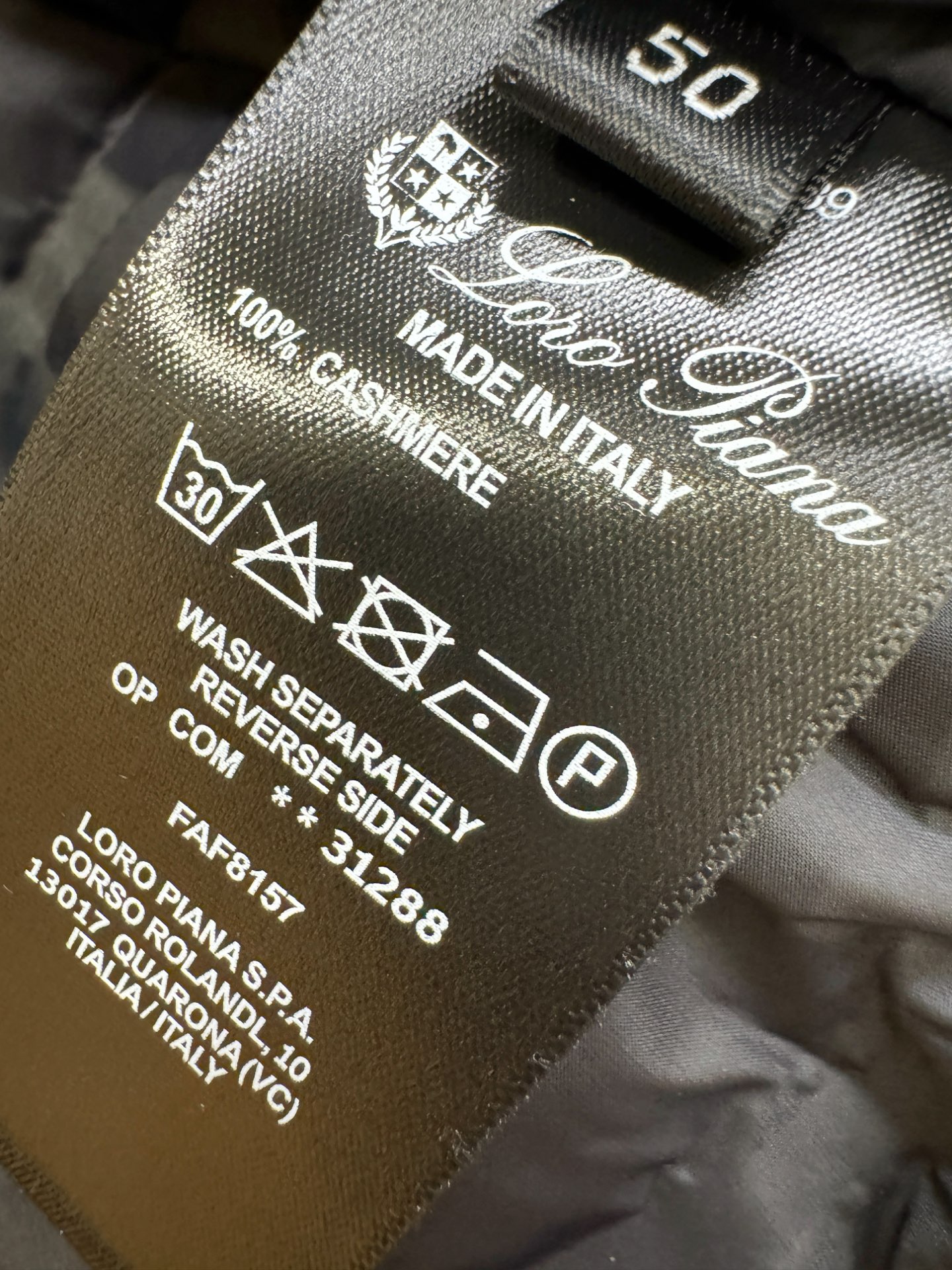 调价 Loro Piana诺悠翩雅 25ss秋冬新款羊绒羽绒外套，超A原单外套！甄选顶级羊绒打造。搭配经