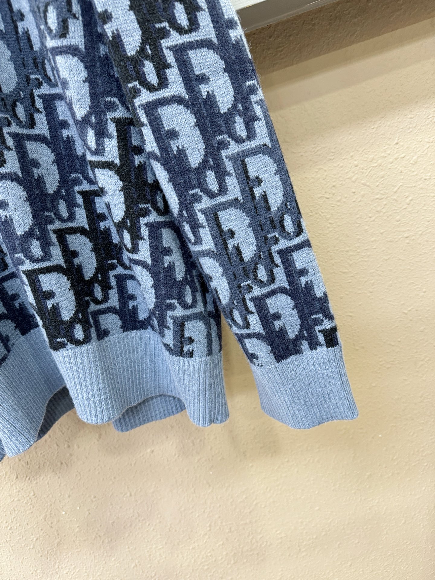 顶级版Dior迪奥 专柜同步 冬季新款羊毛衫（绵羊毛100%）甄选客供进口100％绵羊毛材质！面料手感偏